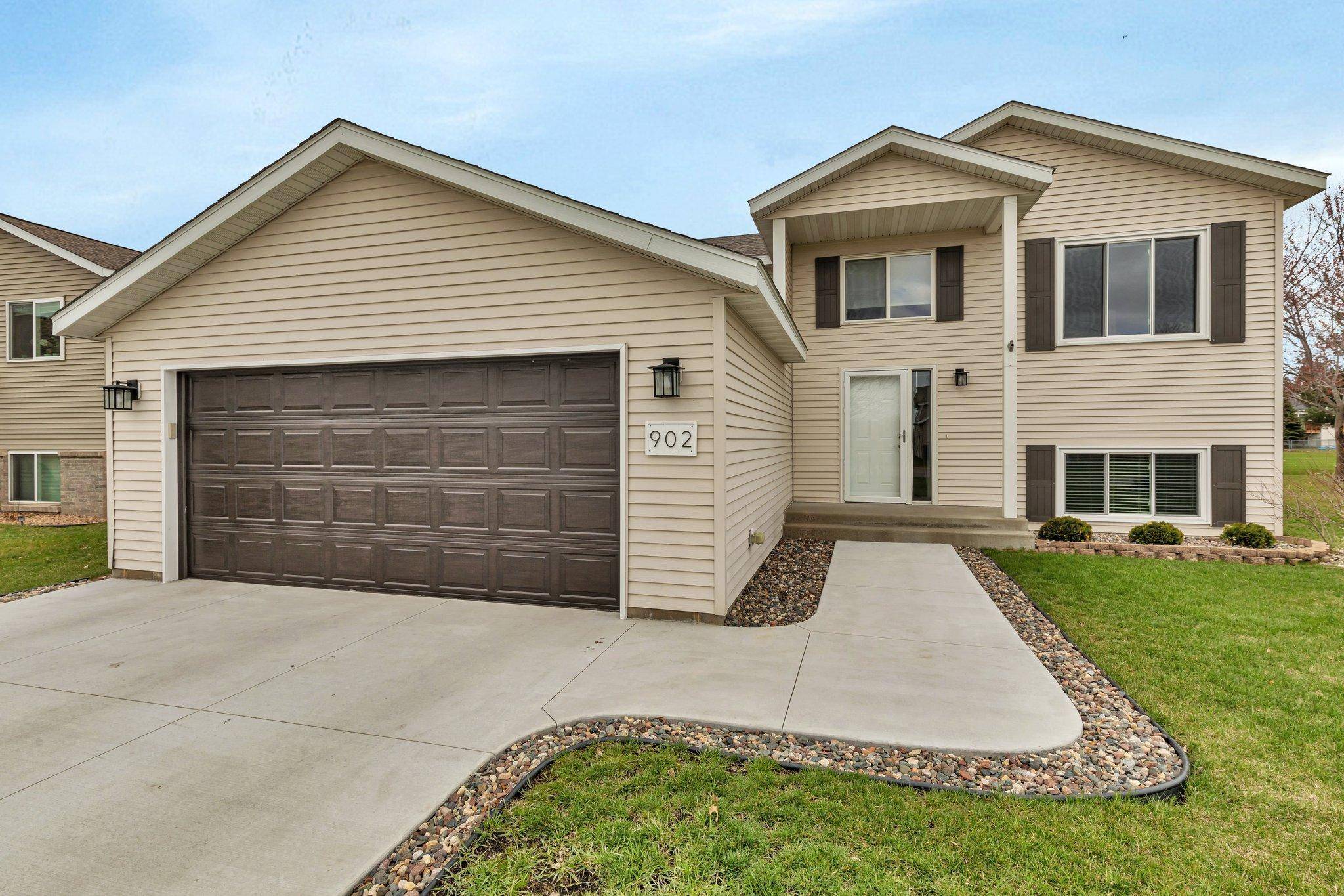 Saint Cloud, MN 56303,902 Sierra LN