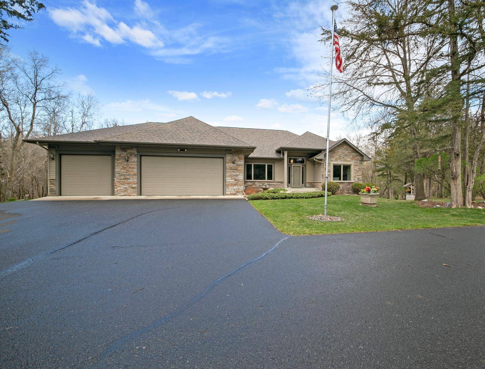Troy Twp, WI 54016,366 Deer Valley DR