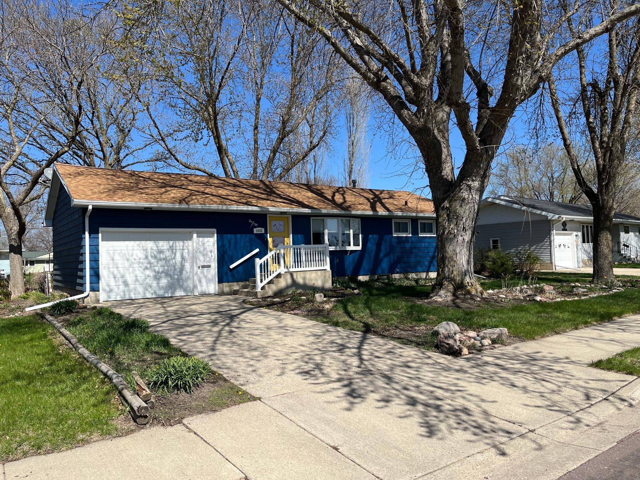 Fairmont, MN 56031,1032 S State ST