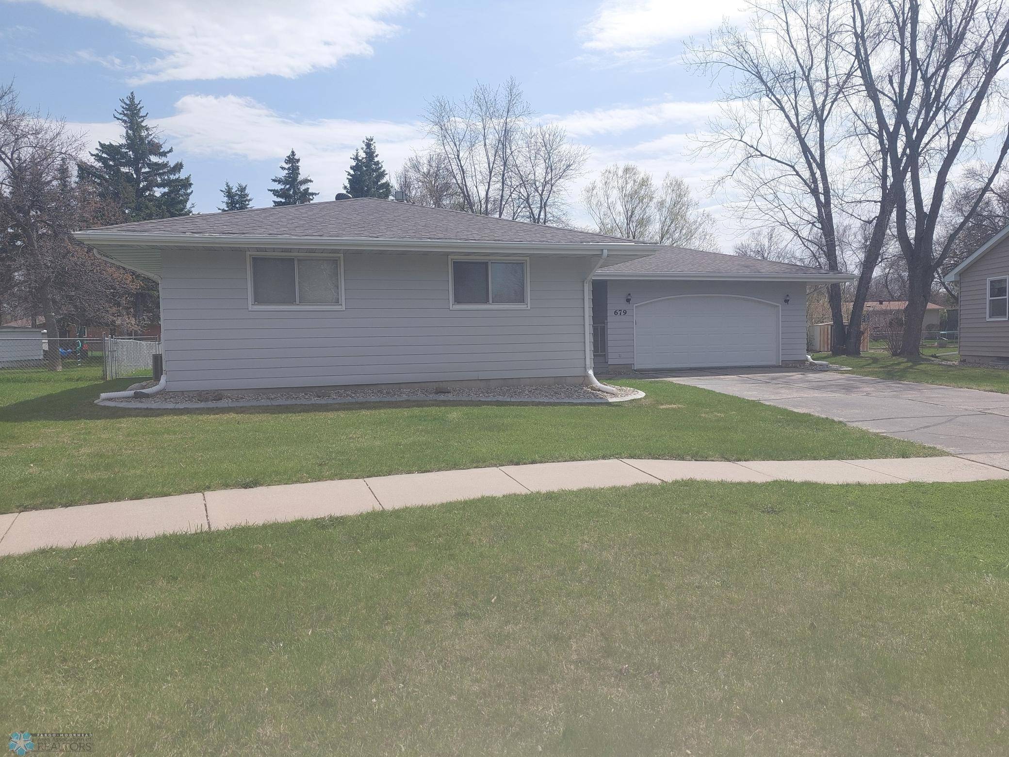 West Fargo, ND 58078,679 6th AVE W