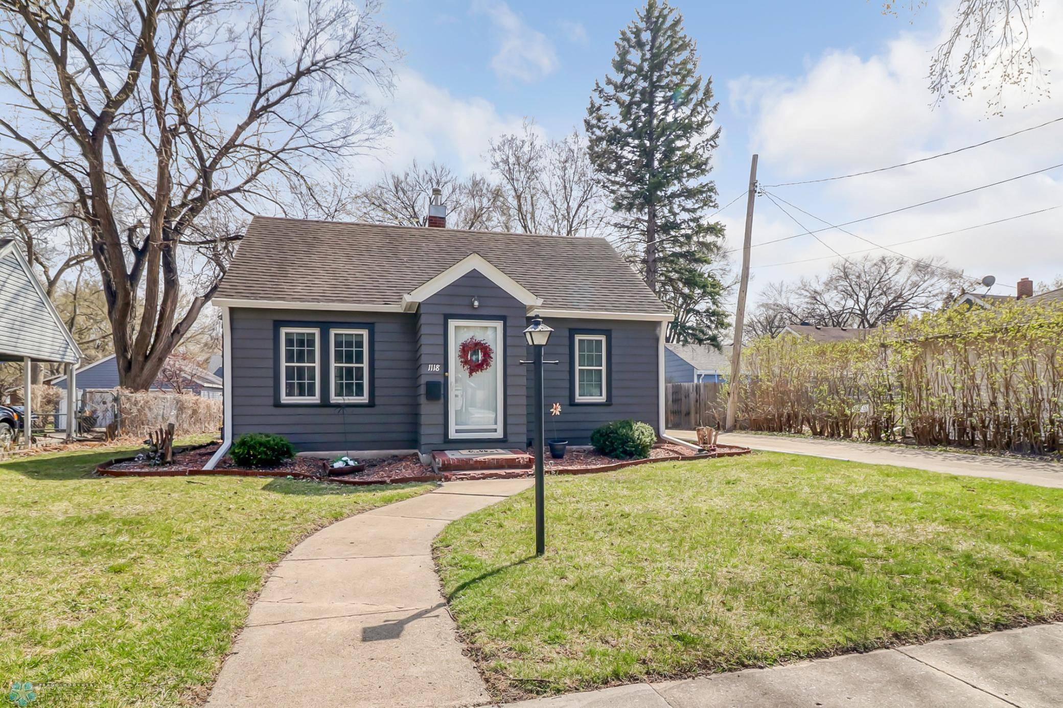 Fargo, ND 58103,1118 11th AVE S