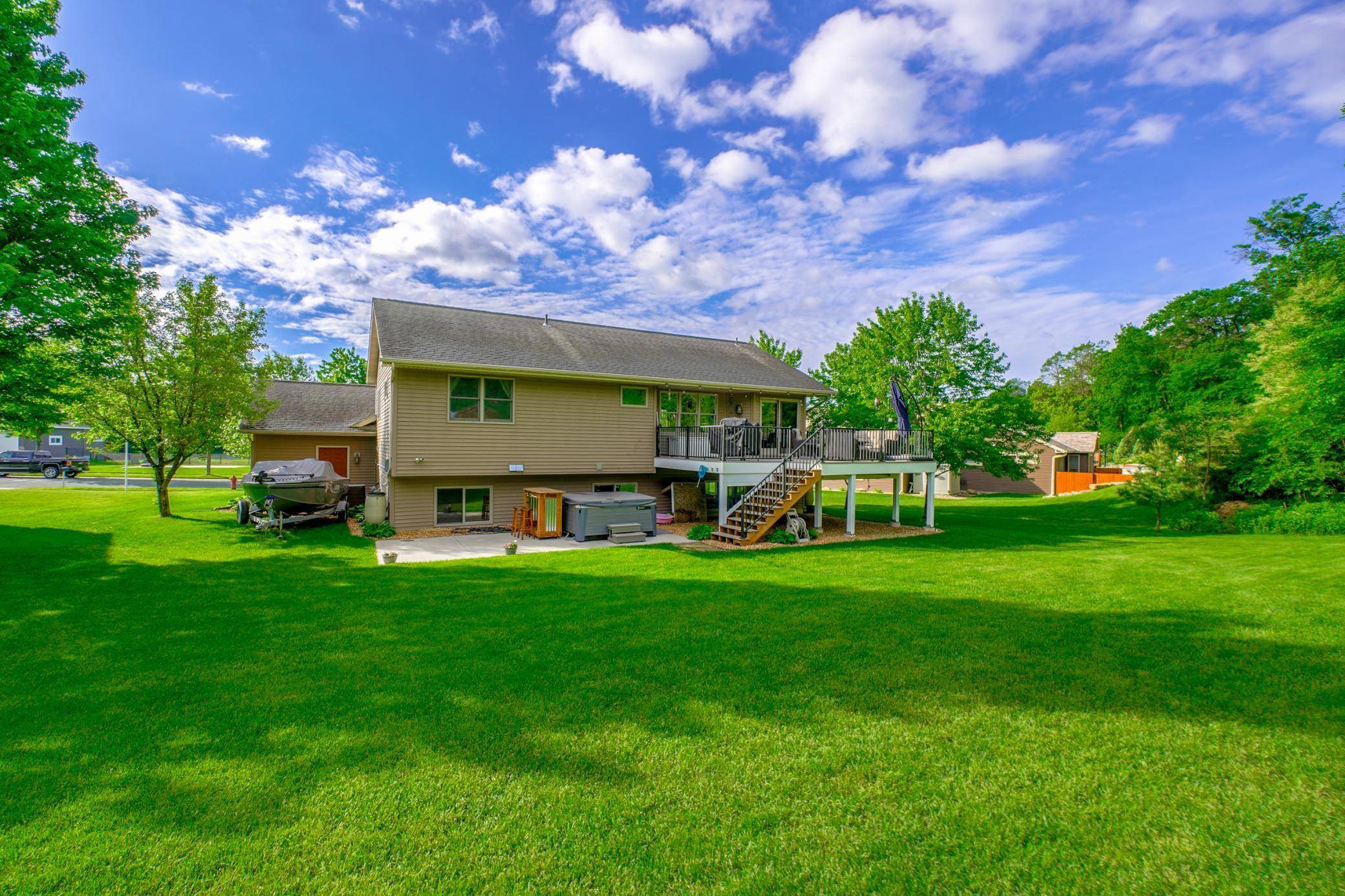 River Falls, WI 54022,253 Glenmeadow ST