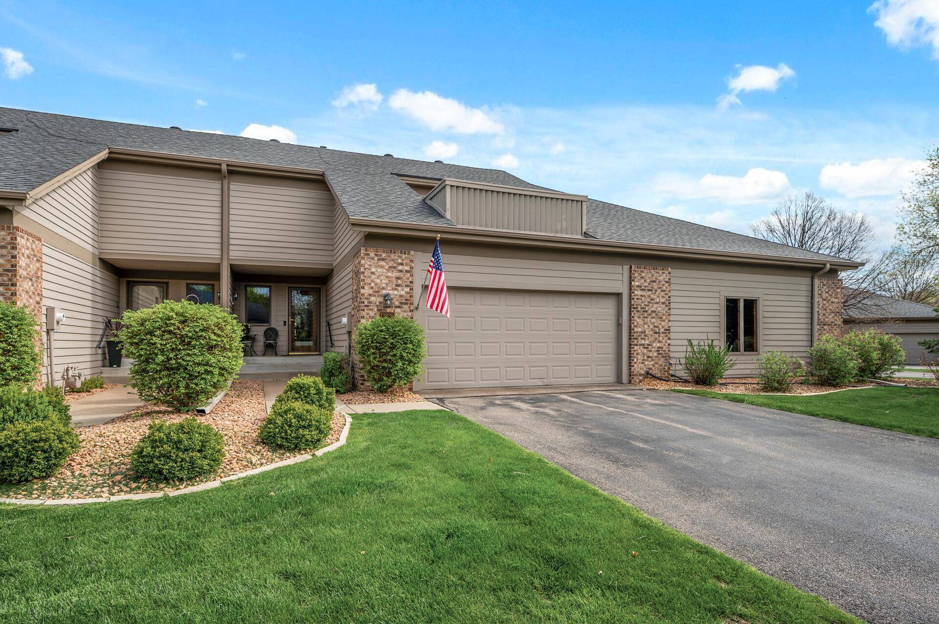 Eden Prairie, MN 55346,13235 Kerry LN