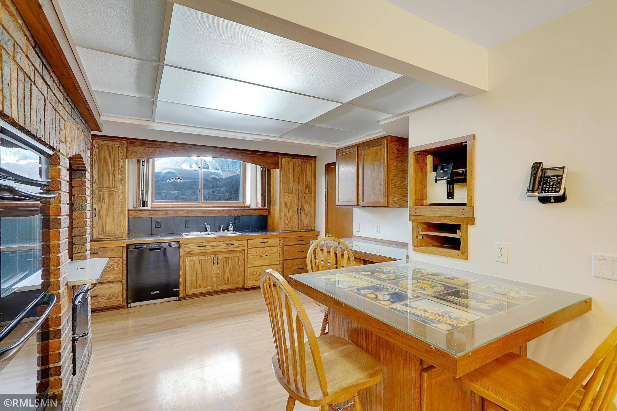 Roseville, MN 55113,987 County Road C2 W