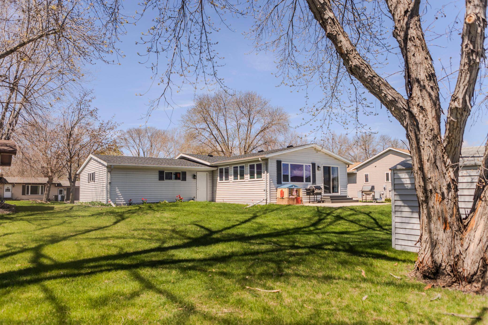 Morris, MN 56267,319 Eleanor AVE