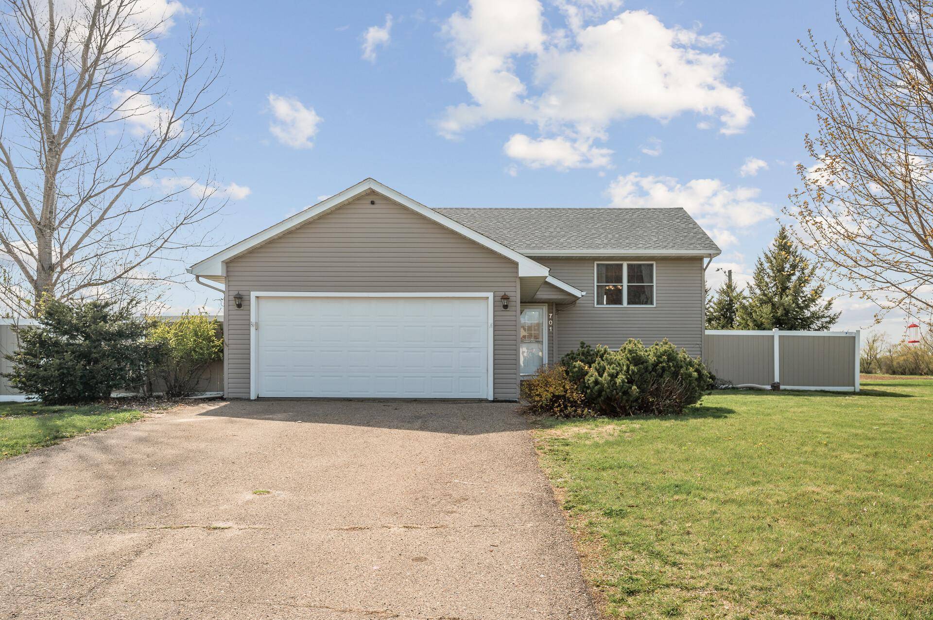 Roberts, WI 54023,701 Lacie D LN