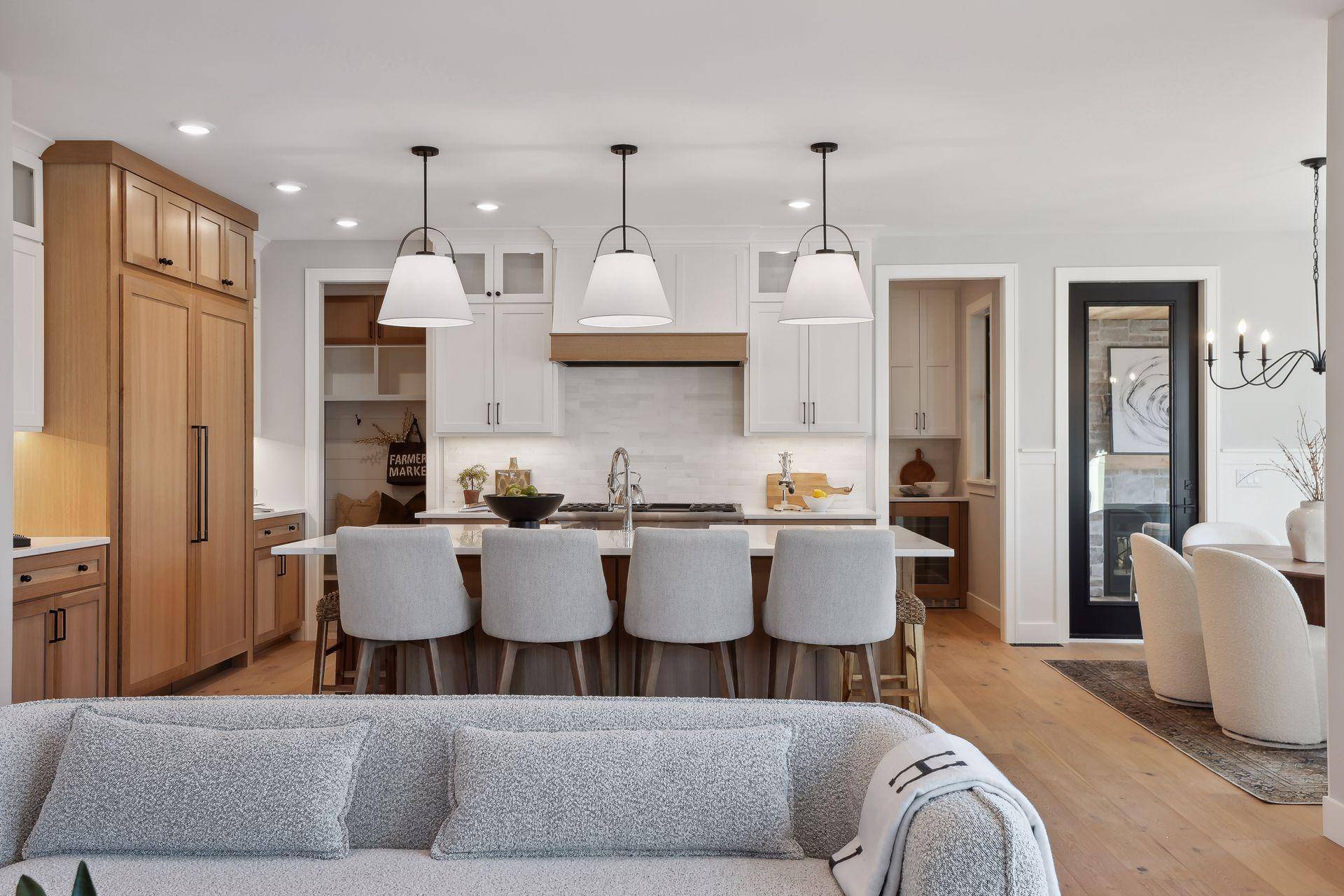 Edina, MN 55435,4500 Dunham DR