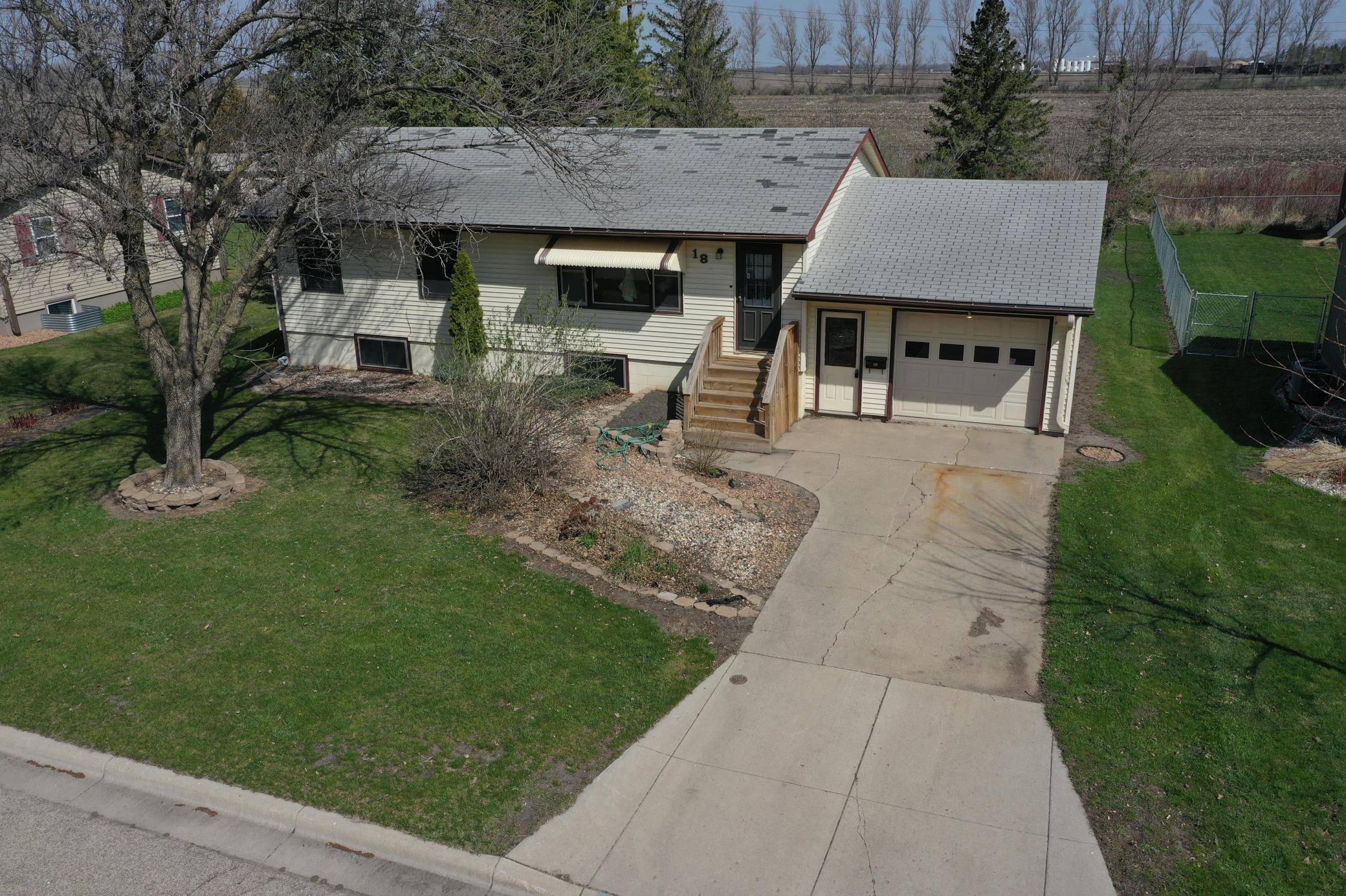 Morris, MN 56267,18 Westwood Acres