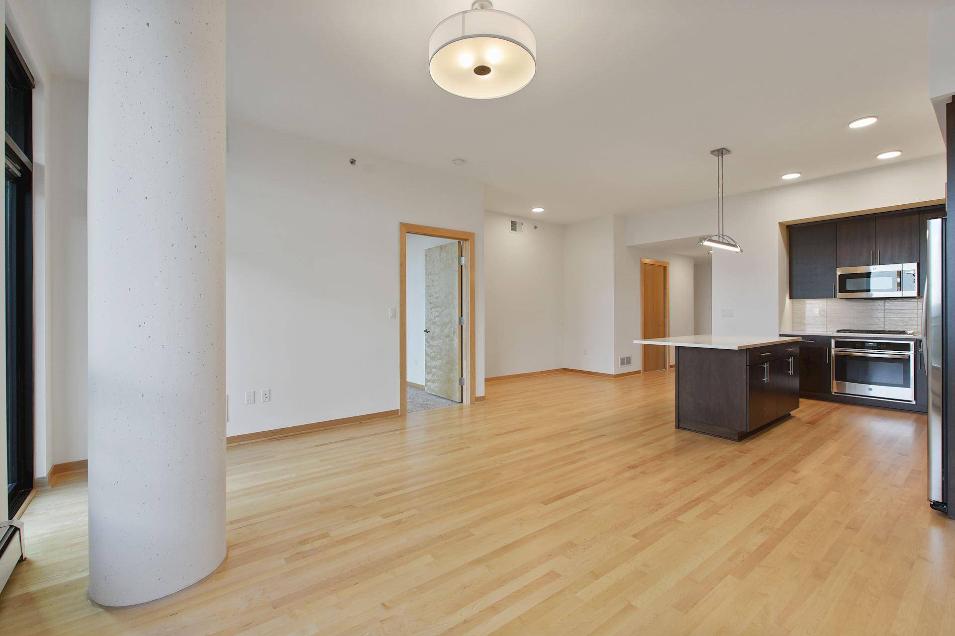 Minneapolis, MN 55415,1240 S 2nd ST #429