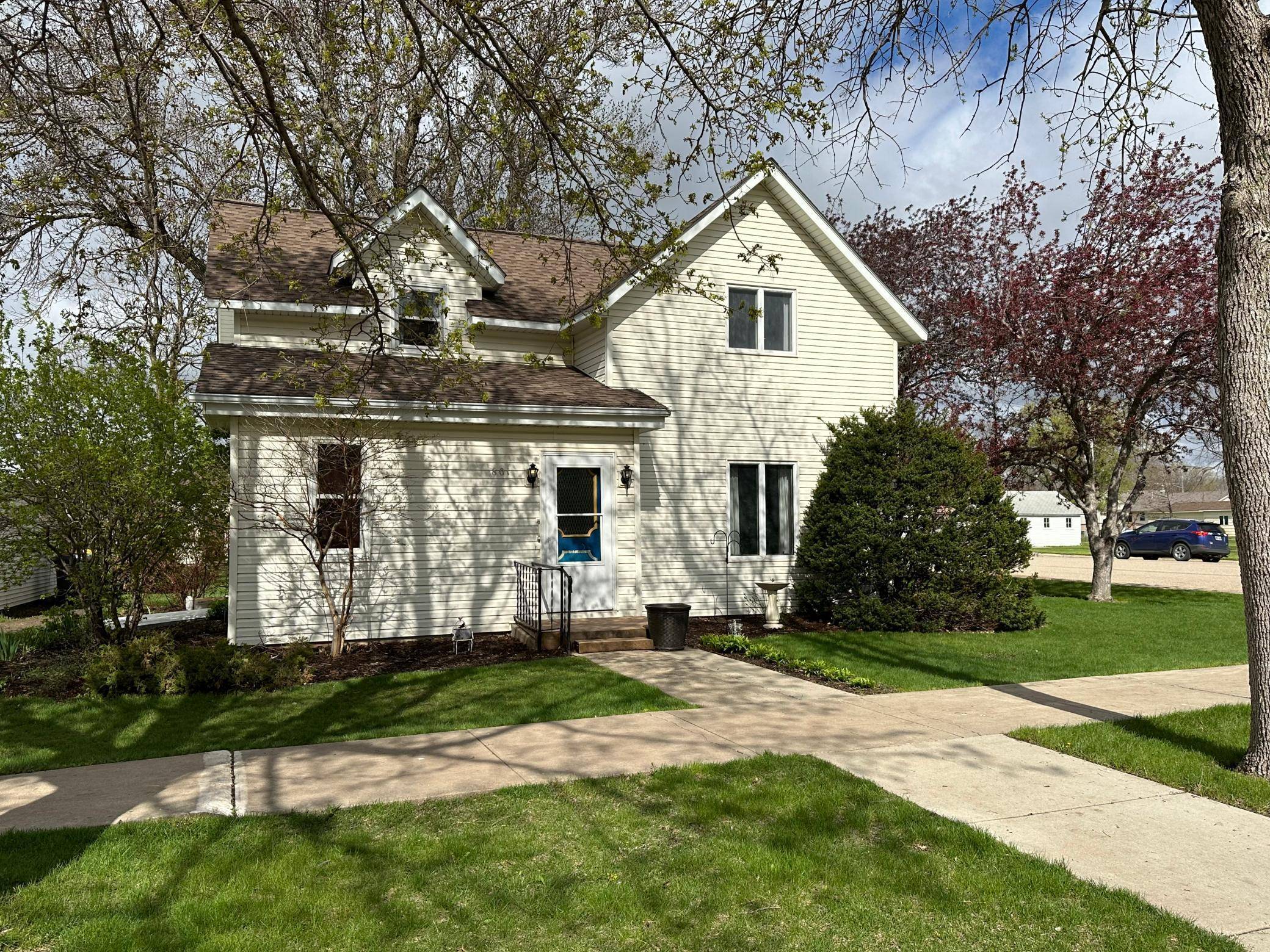 Edgerton, MN 56128,801 Mechanic ST