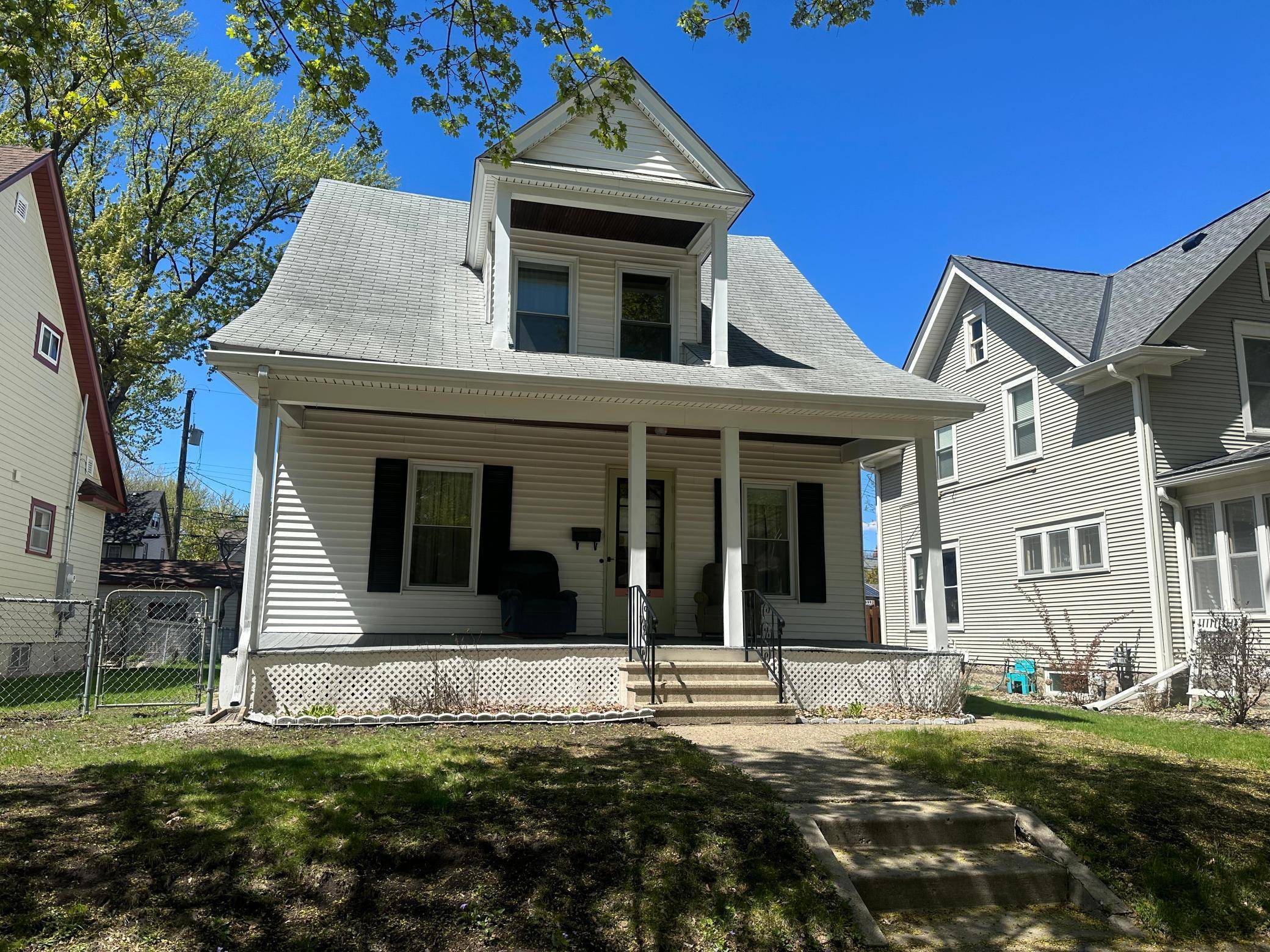 Minneapolis, MN 55409,3932 Garfield AVE