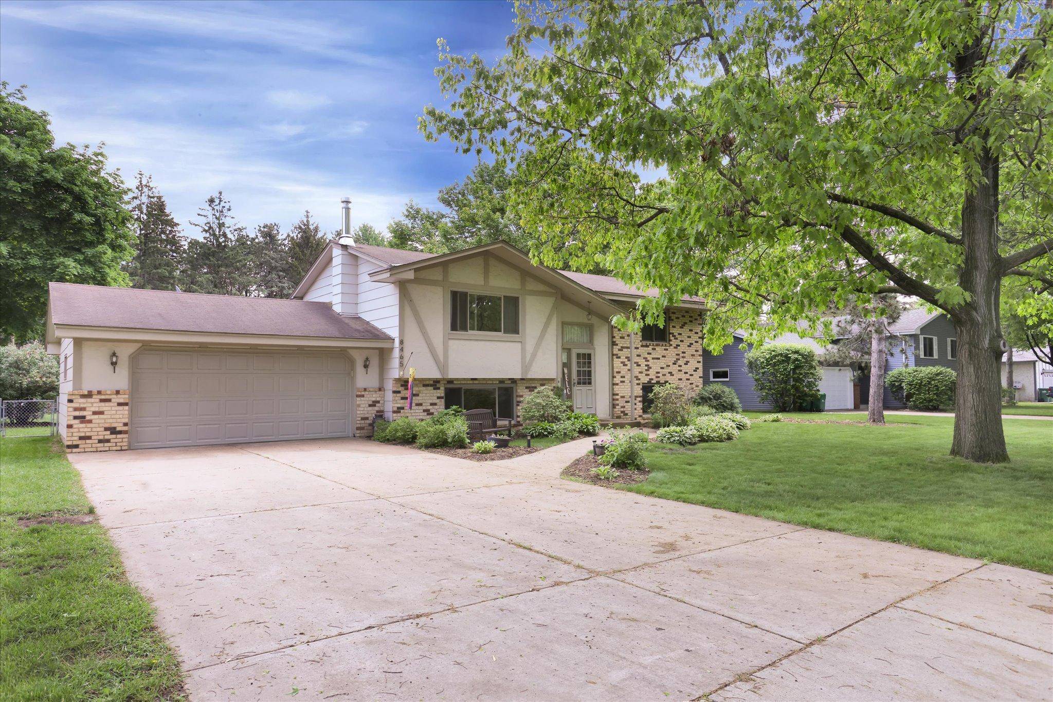 Mounds View, MN 55112,8465 Sunnyside RD