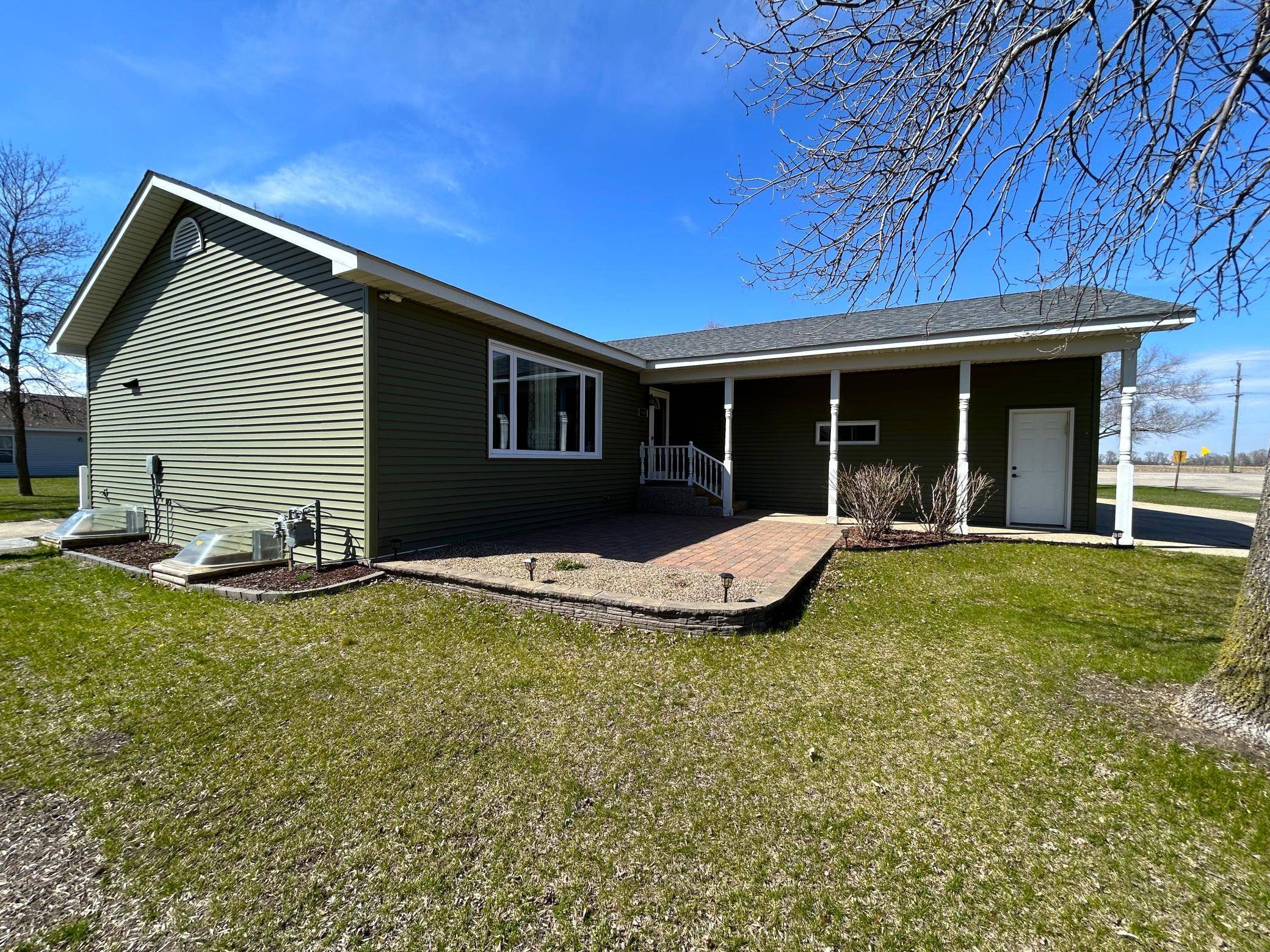Appleton, MN 56208,949 Ash ST