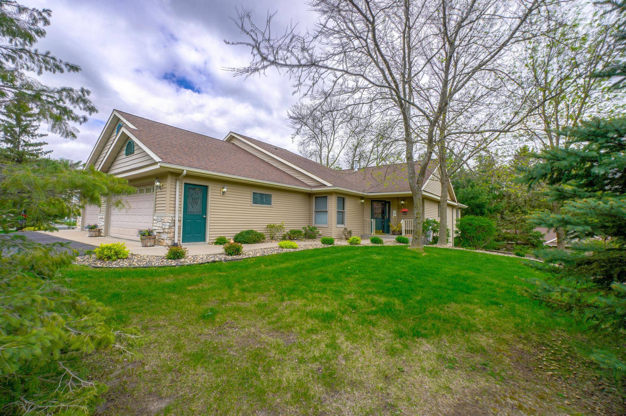 River Falls, WI 54022,1410 Riverside DR #1410