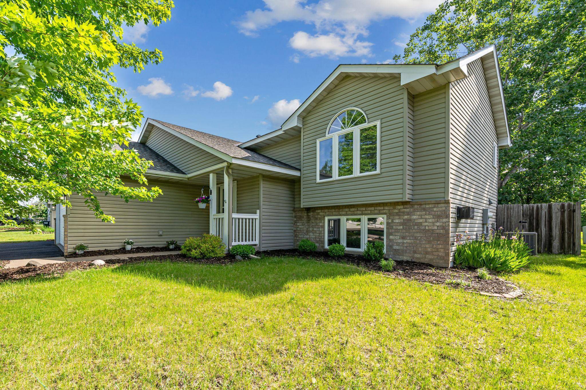 Hudson, WI 54016,1808 Lupine DR