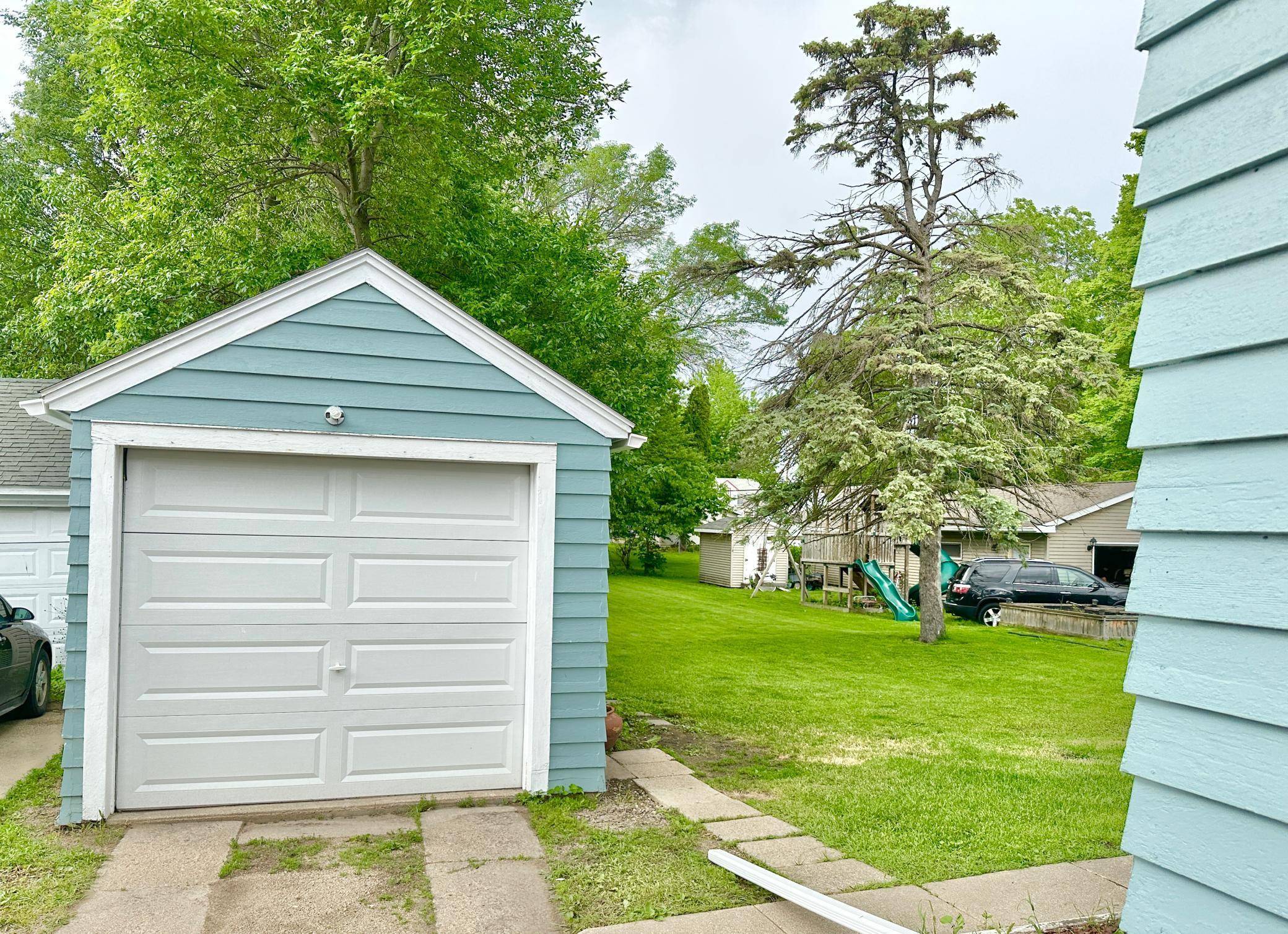 Albert Lea, MN 56007,621 E 7th ST