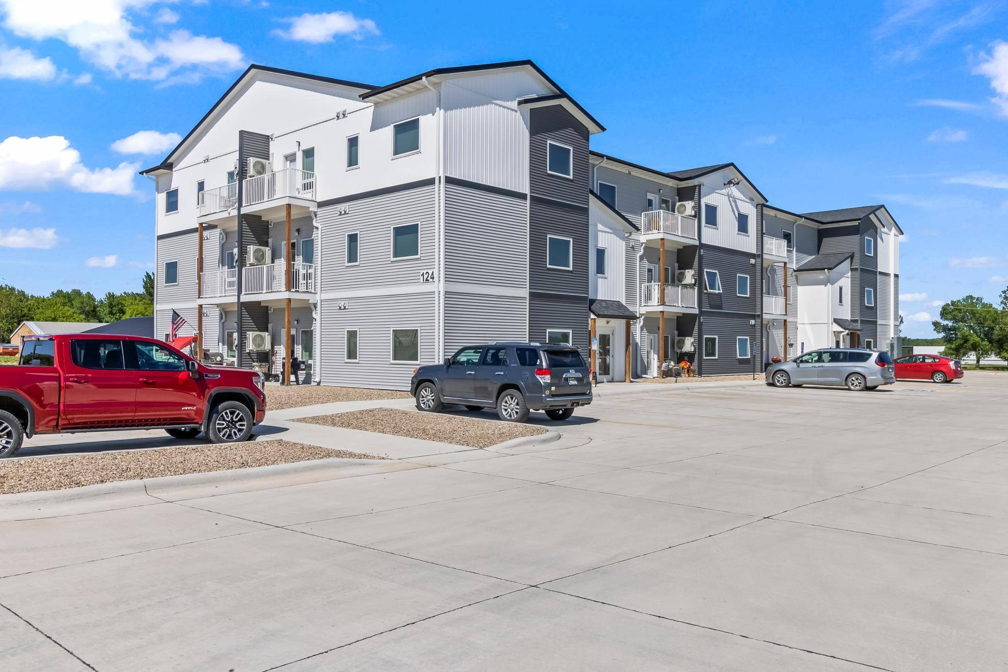 Luverne, MN 56156,120 & 124 W Hatting ST