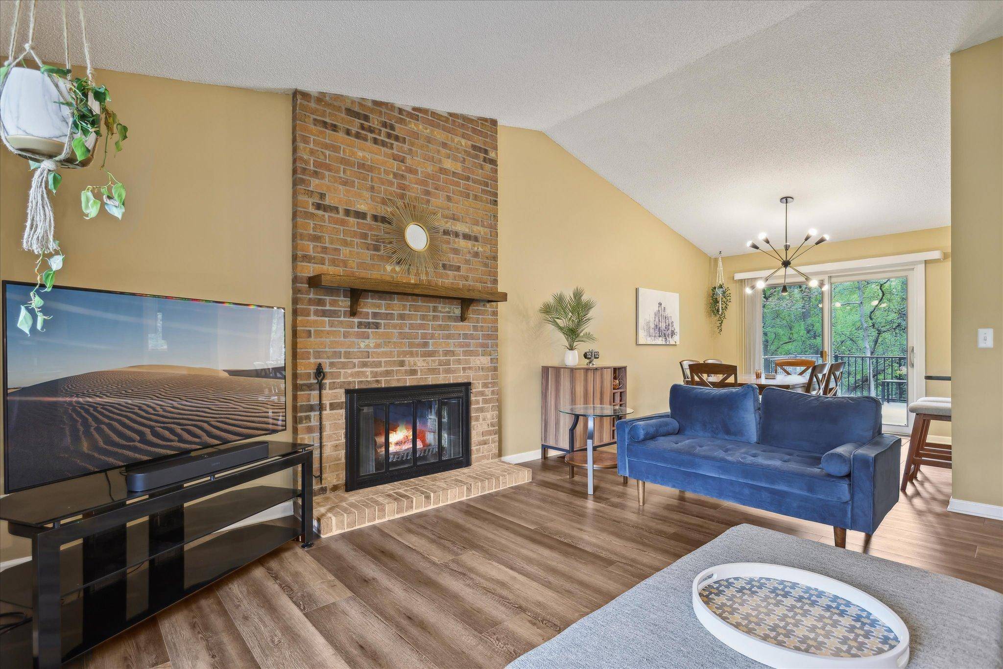 Arden Hills, MN 55112,1120 Benton WAY