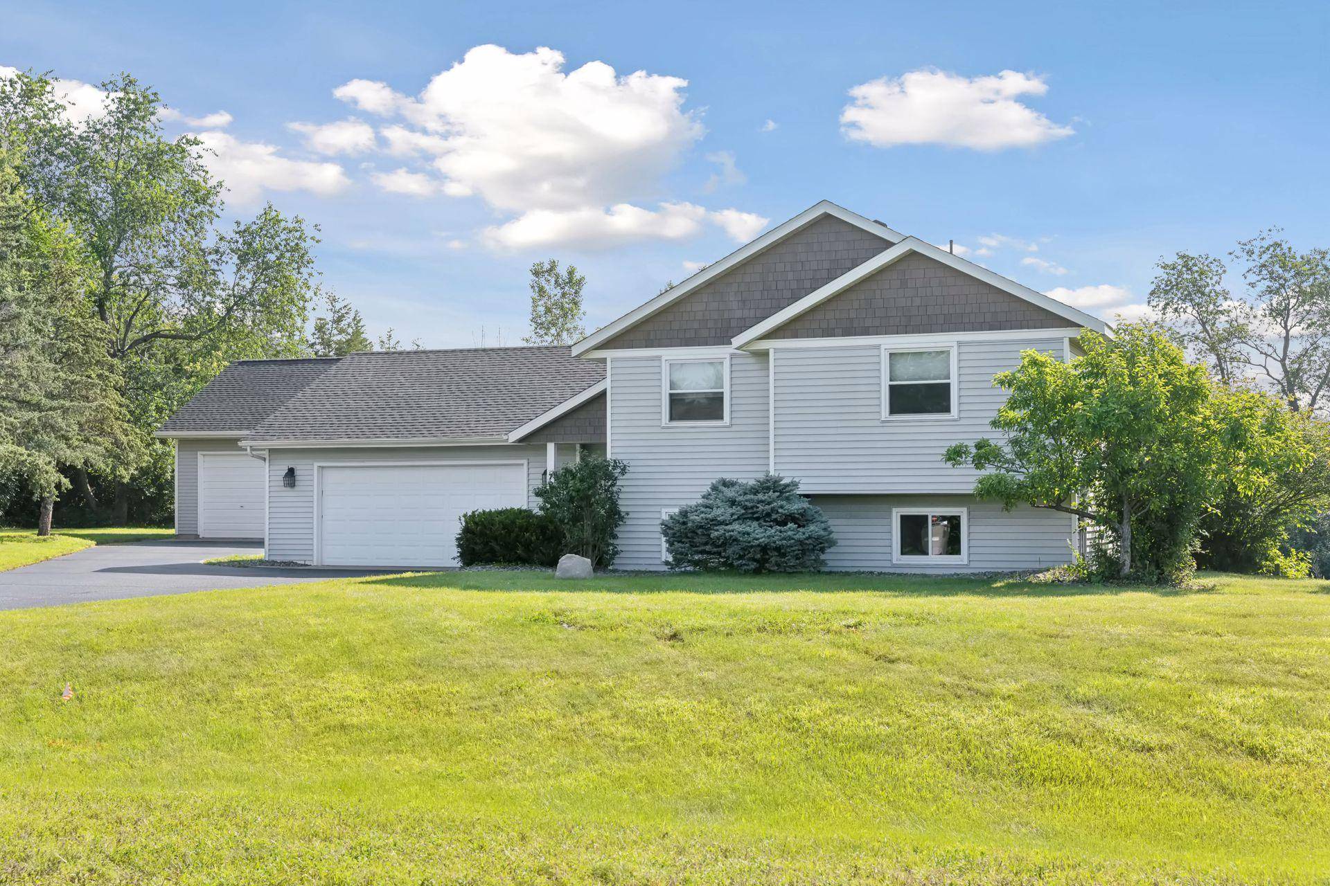 Hudson, WI 54016,793 Larsen LN