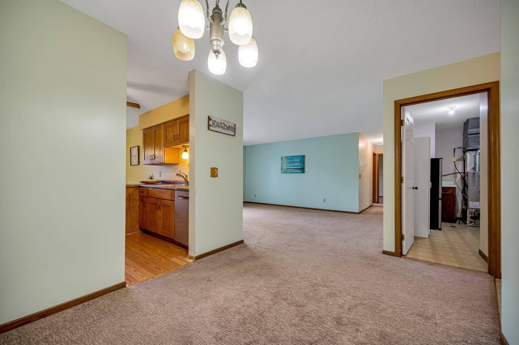 White Bear Lake, MN 55110,1807 County Road E E #10