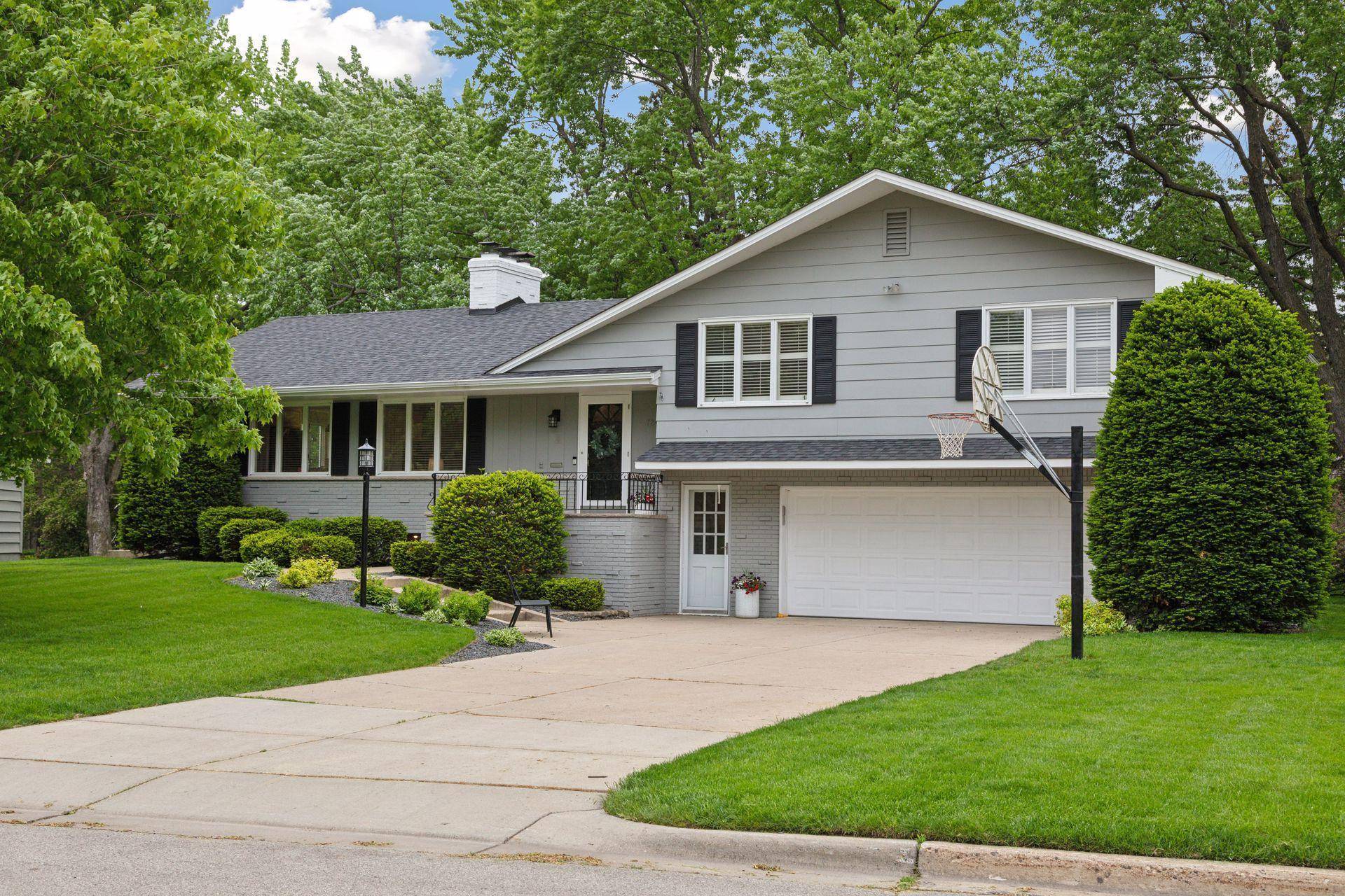 Edina, MN 55435,7248 Monardo LN