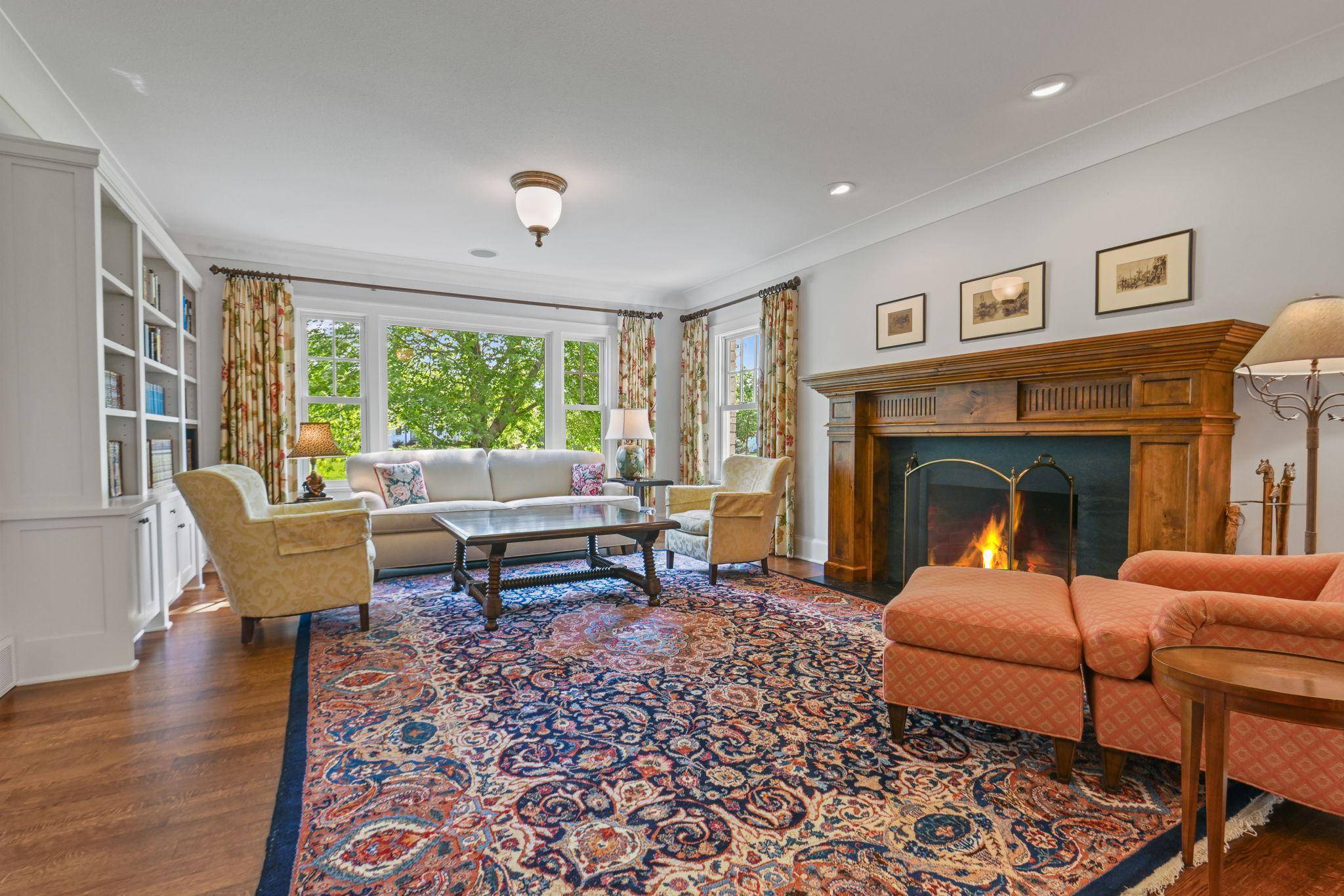 Wayzata, MN 55391,153 Lakeview LN