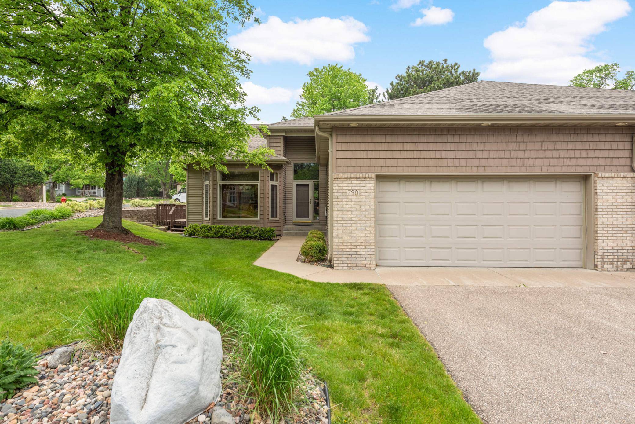 Bloomington, MN 55438,7901 Wyoming CT