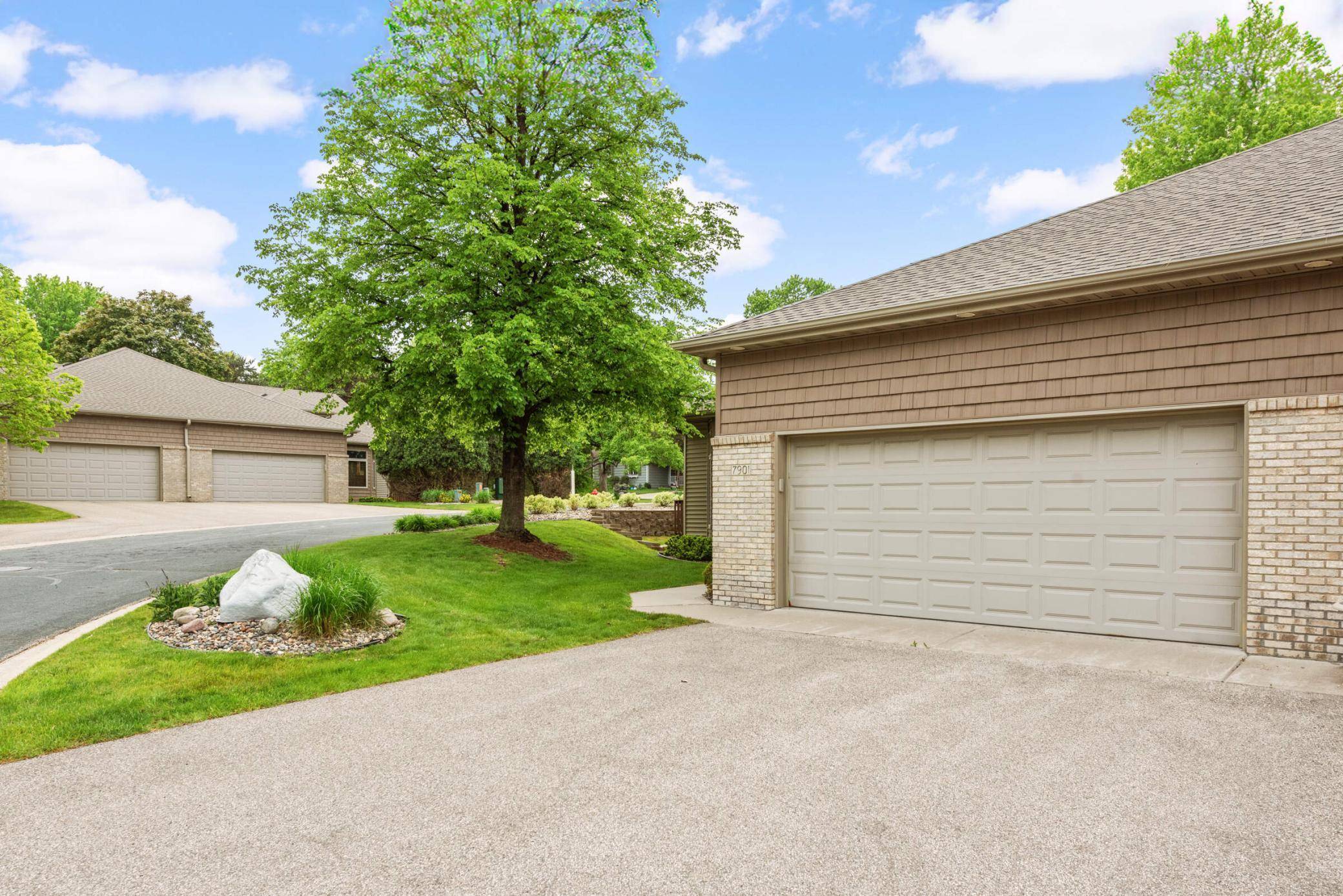 Bloomington, MN 55438,7901 Wyoming CT