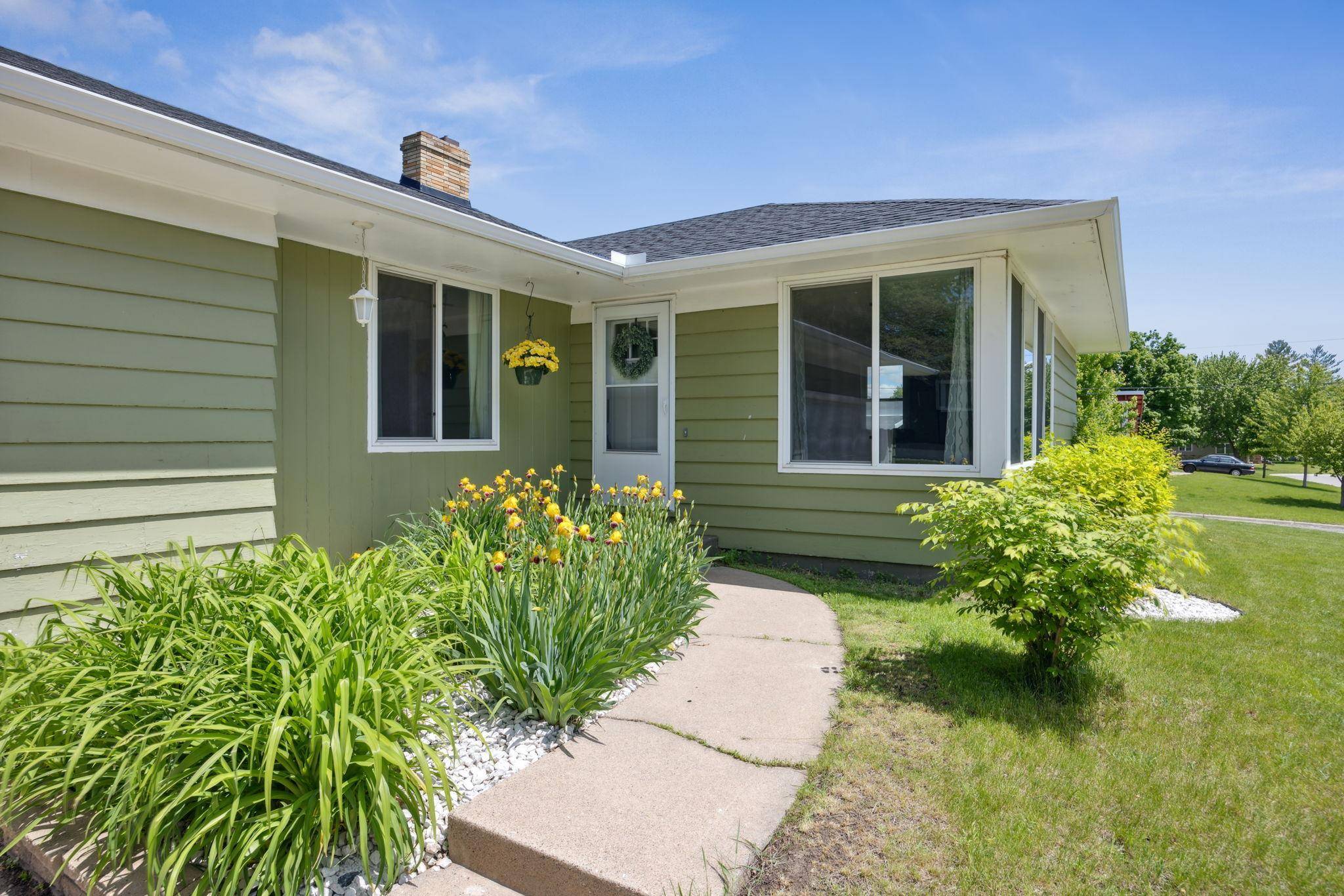 Albany, MN 56307,901 Forest AVE