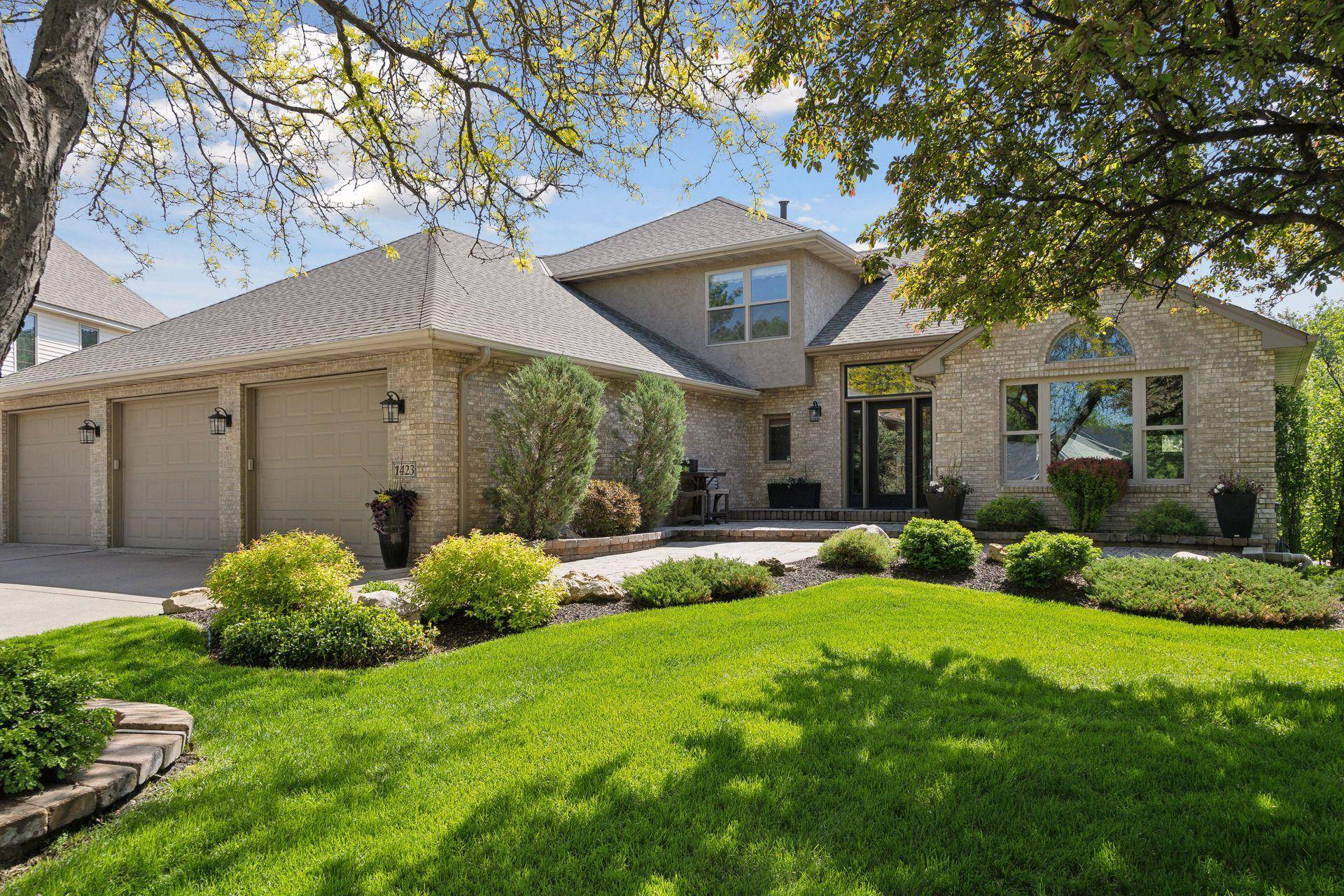 New Brighton, MN 55112,1423 Rosewood CT