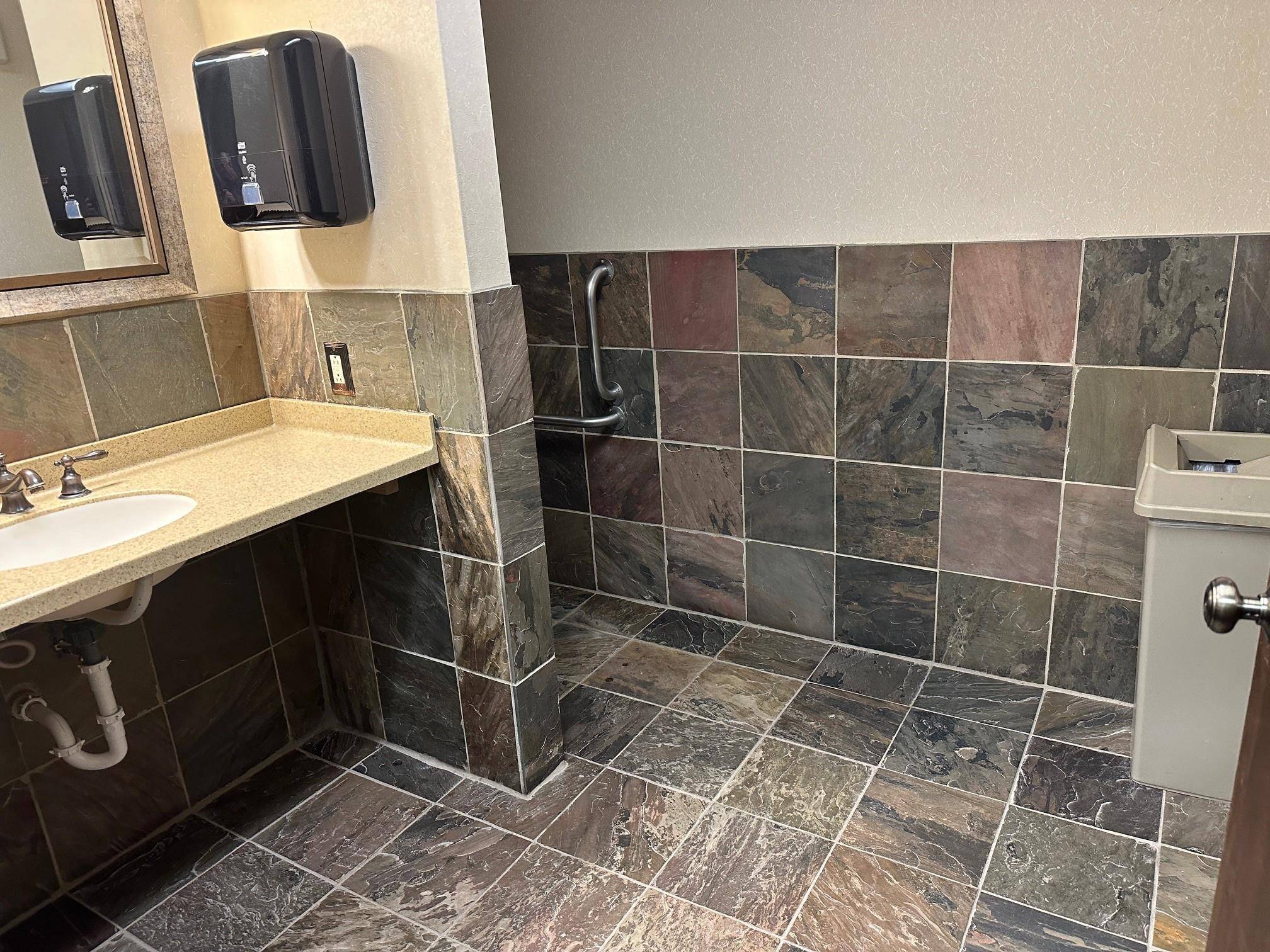 Minnetonka, MN 55345,15612 Highway 7