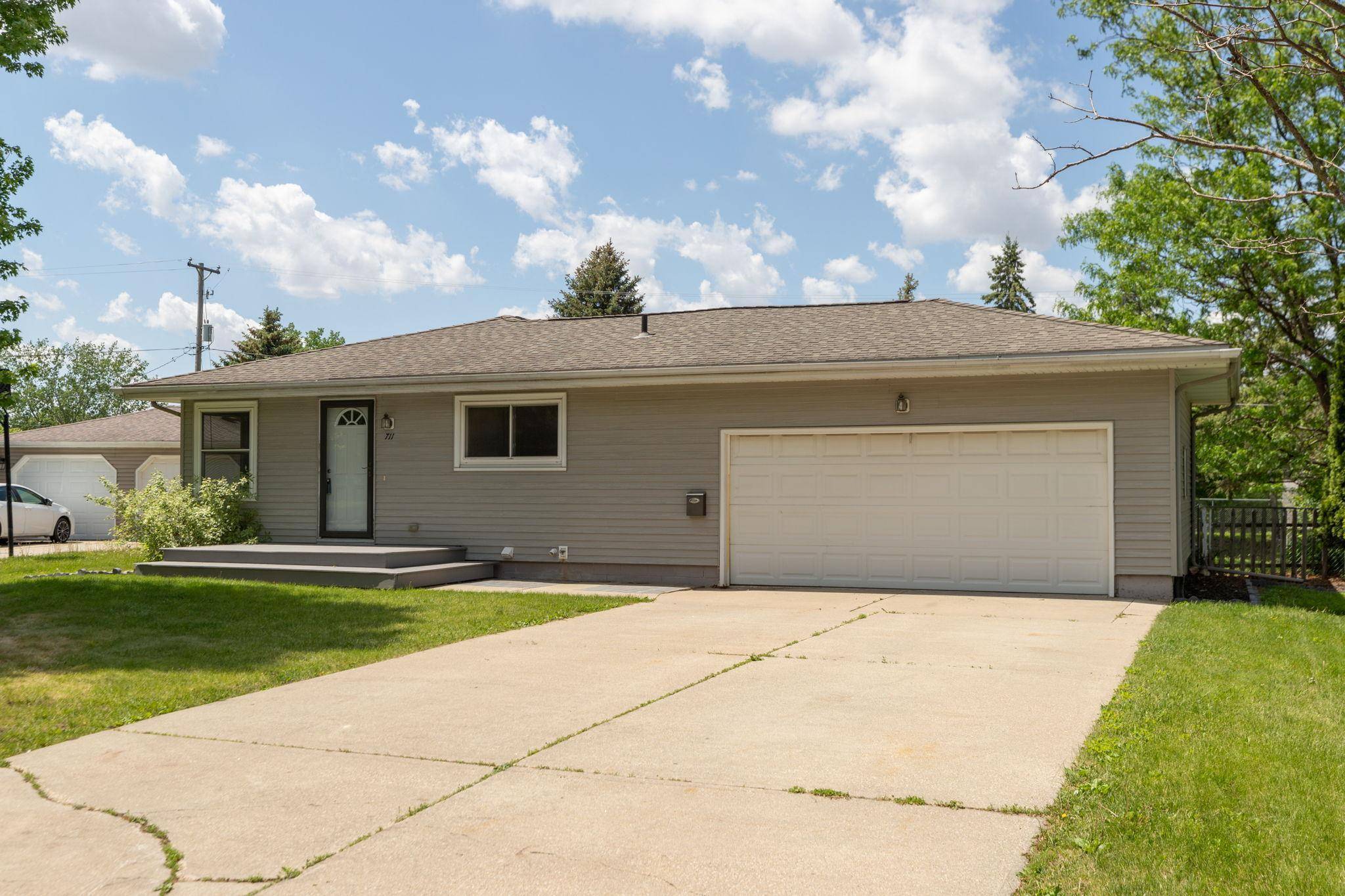 Stewartville, MN 55976,711 Reichels CIR NE