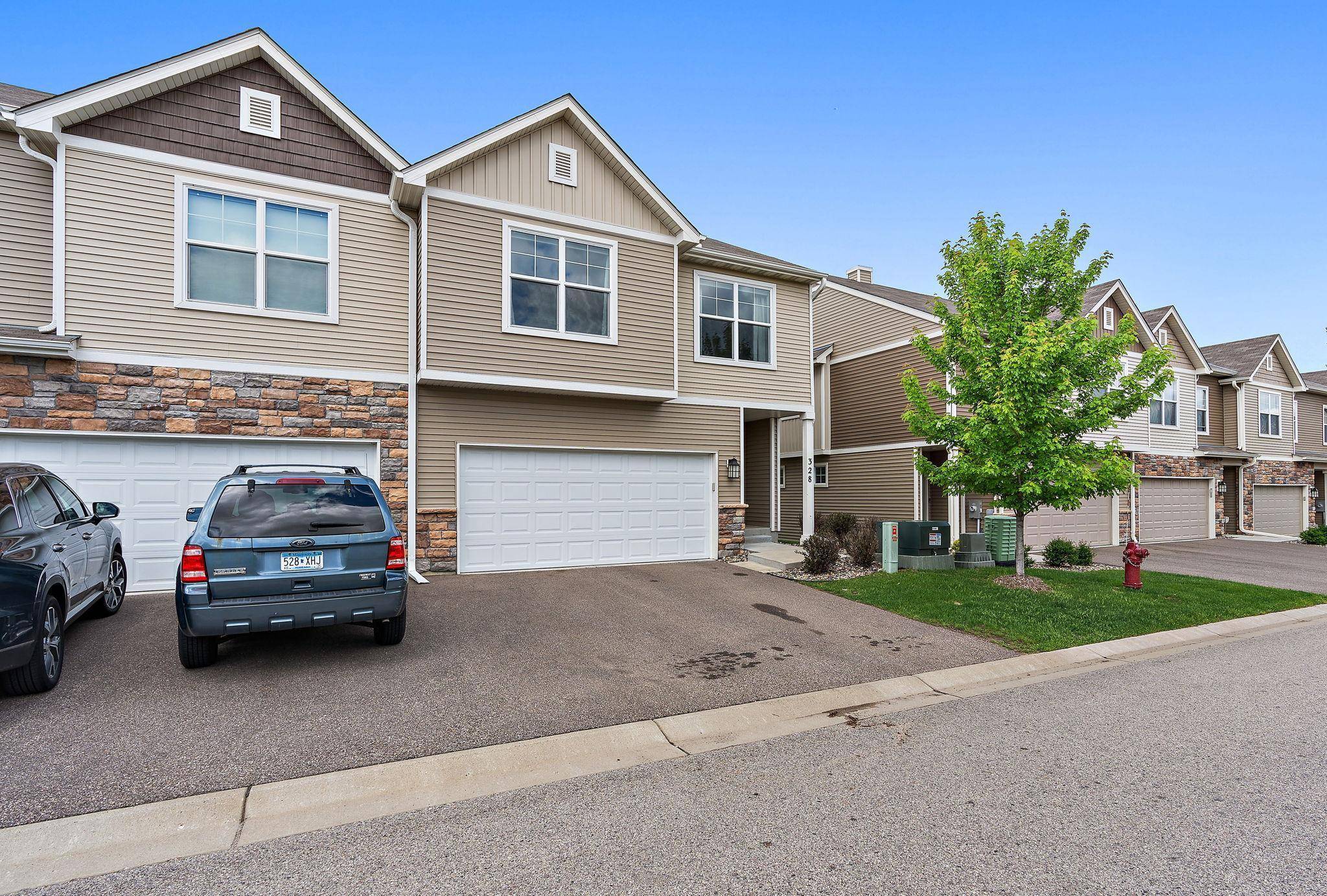 Burnsville, MN 55306,328 Stonewood PL