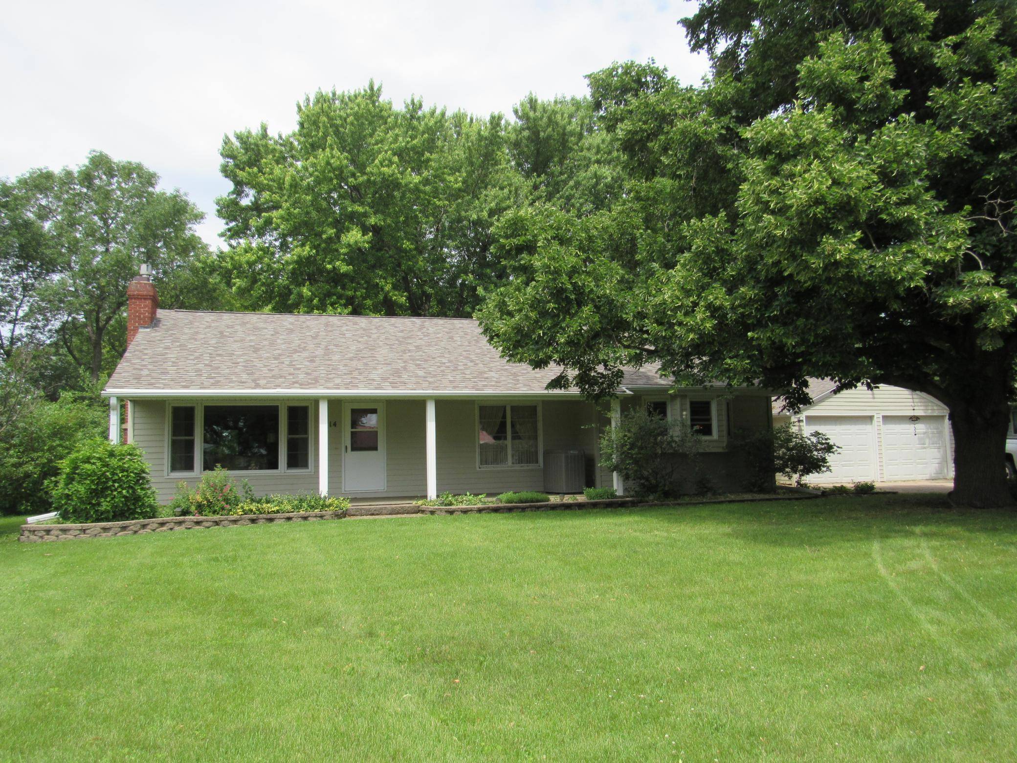 Brewster, MN 56119,1314 3rd AVE