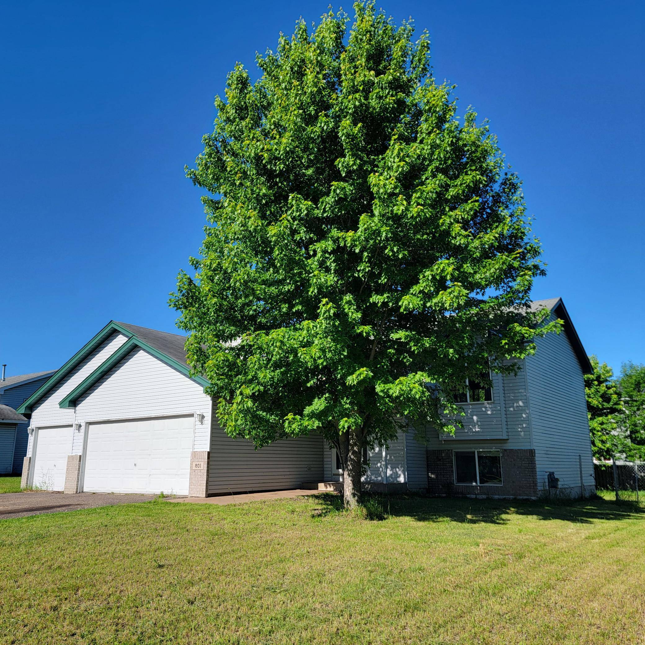 Isanti, MN 55040,801 11th AVE SW