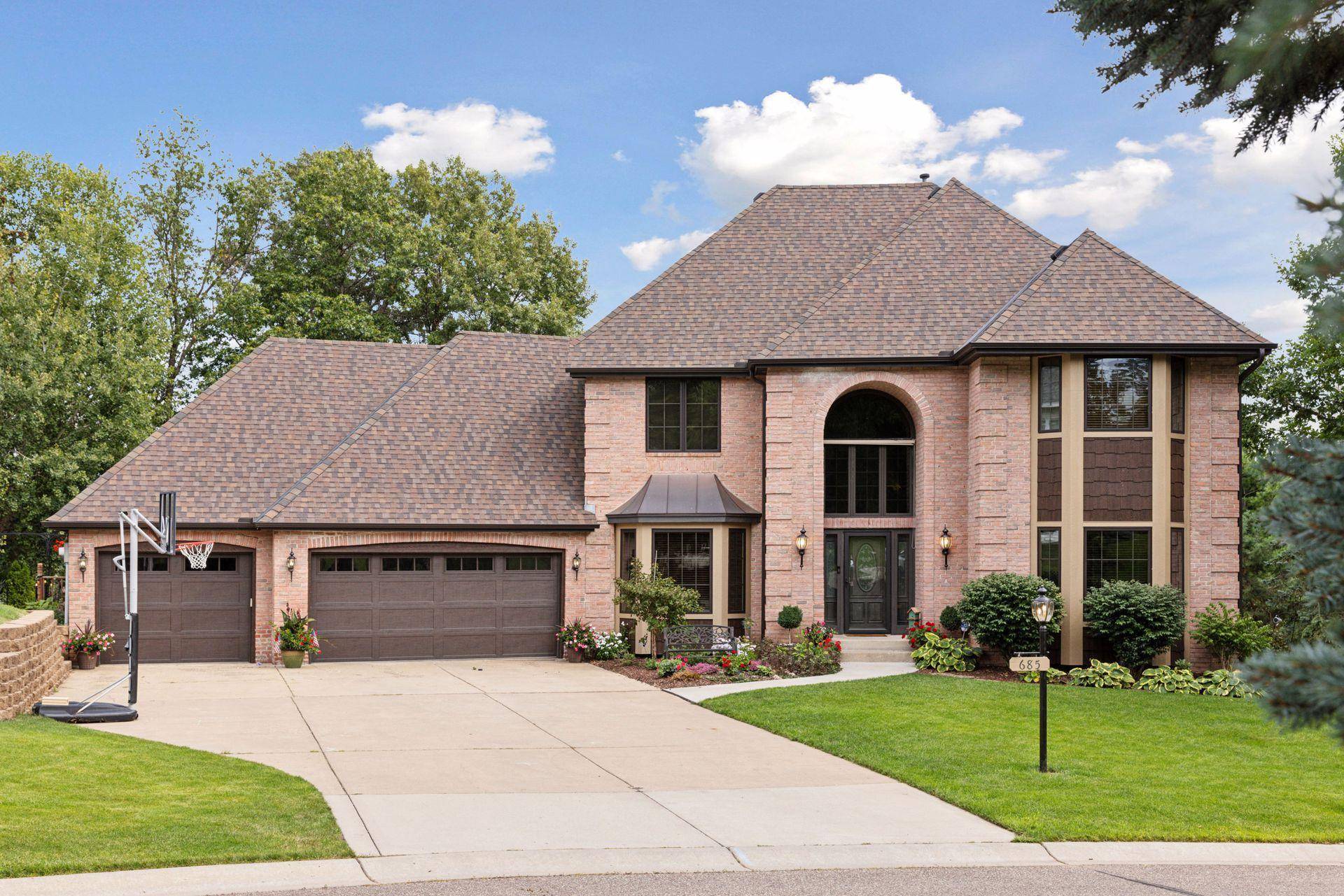 Shoreview, MN 55126,685 Valley View CT