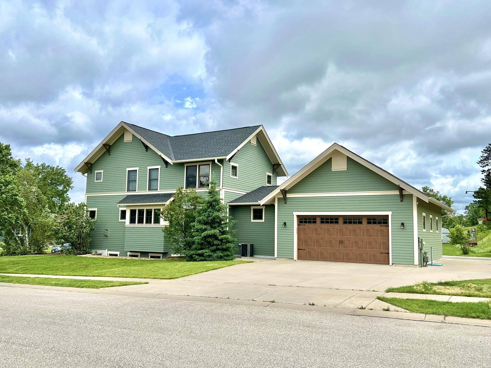 Red Wing, MN 55066,2523 Frances AVE