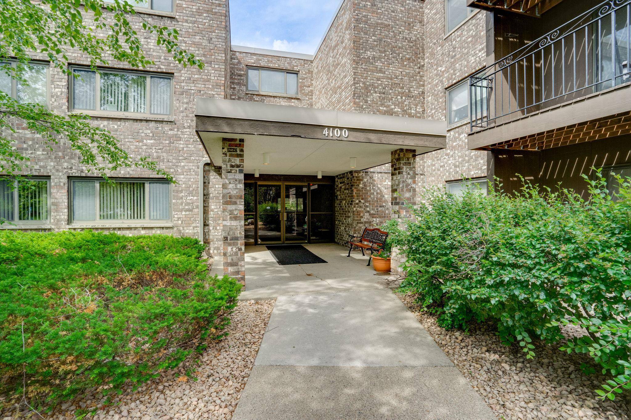 Edina, MN 55435,4100 Parklawn AVE #201