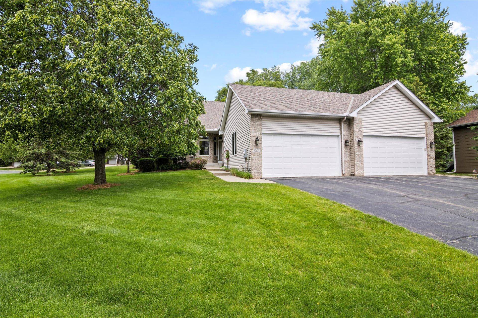 Eden Prairie, MN 55347,10624 Sherman DR