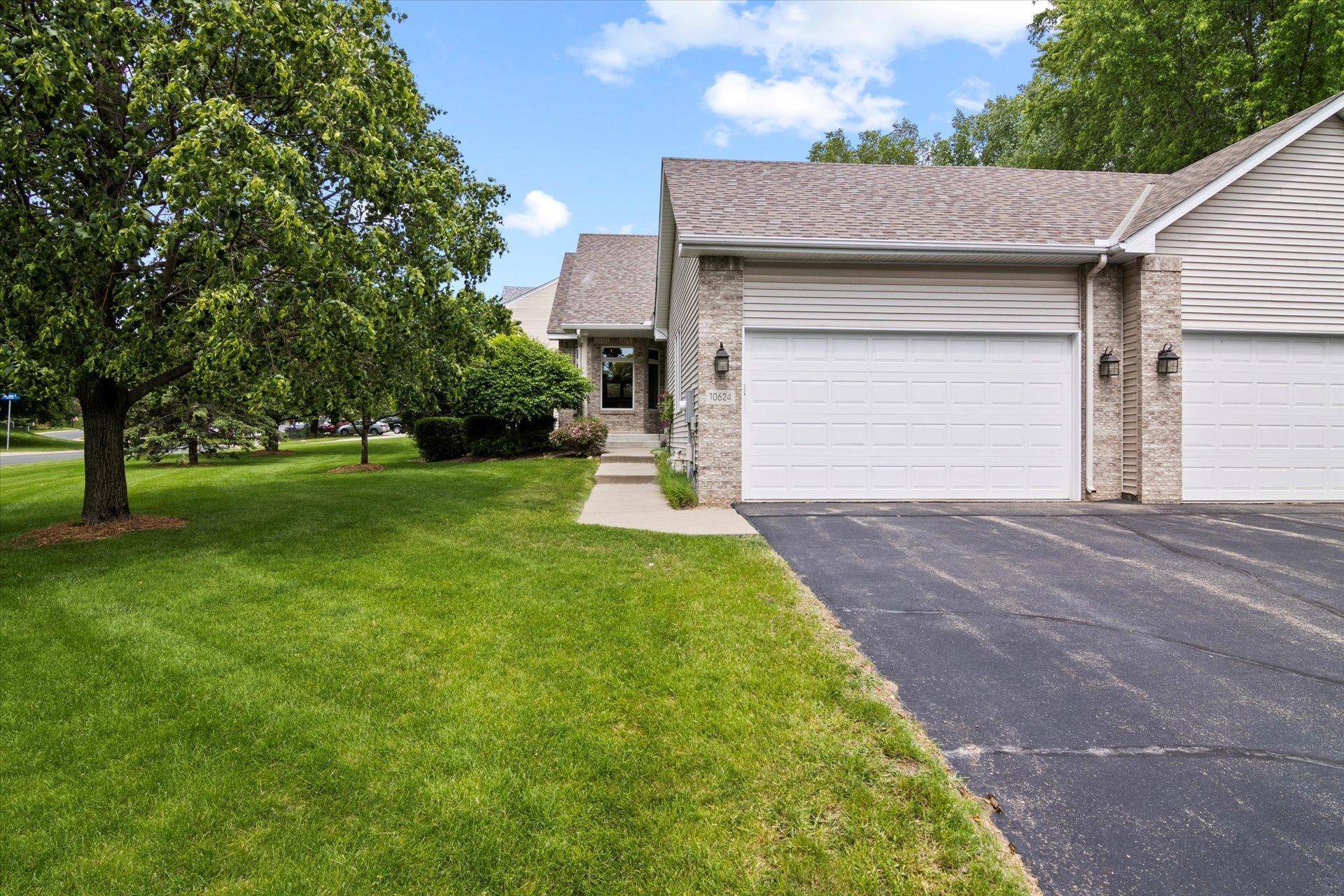 Eden Prairie, MN 55347,10624 Sherman DR