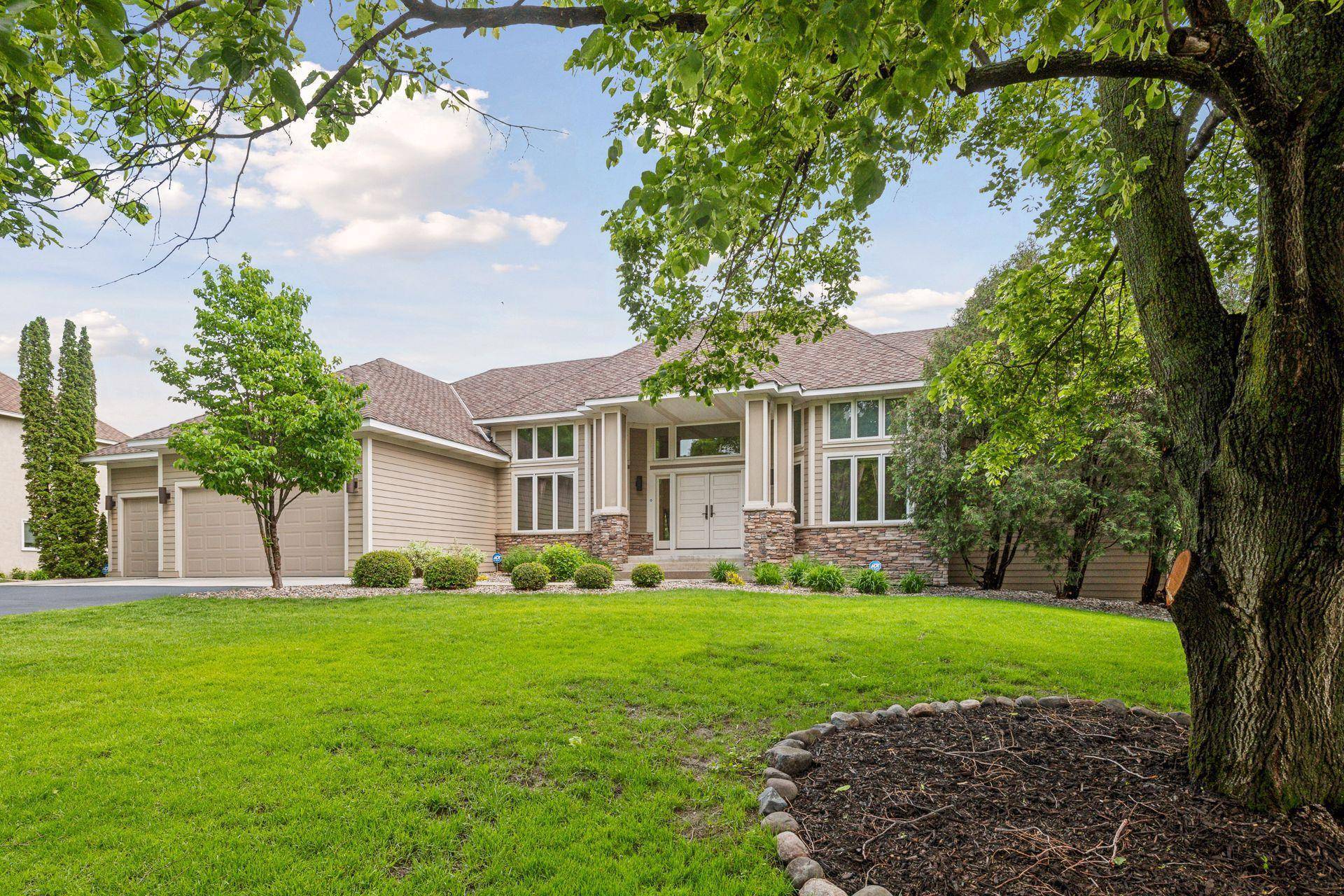 Minnetonka, MN 55345,16418 Gladys LN