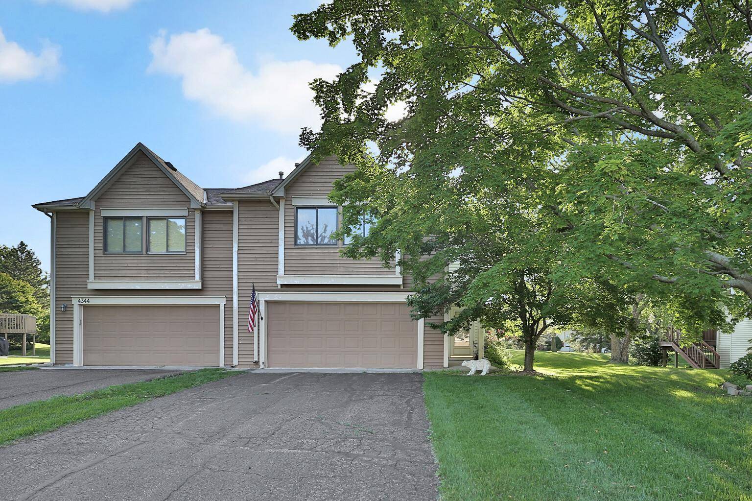 Vadnais Heights, MN 55127,4342 Thornhill LN