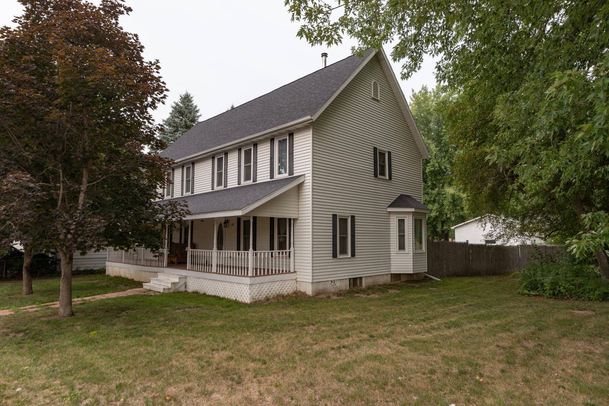 Mazeppa, MN 55956,182 Chestnut ST NE