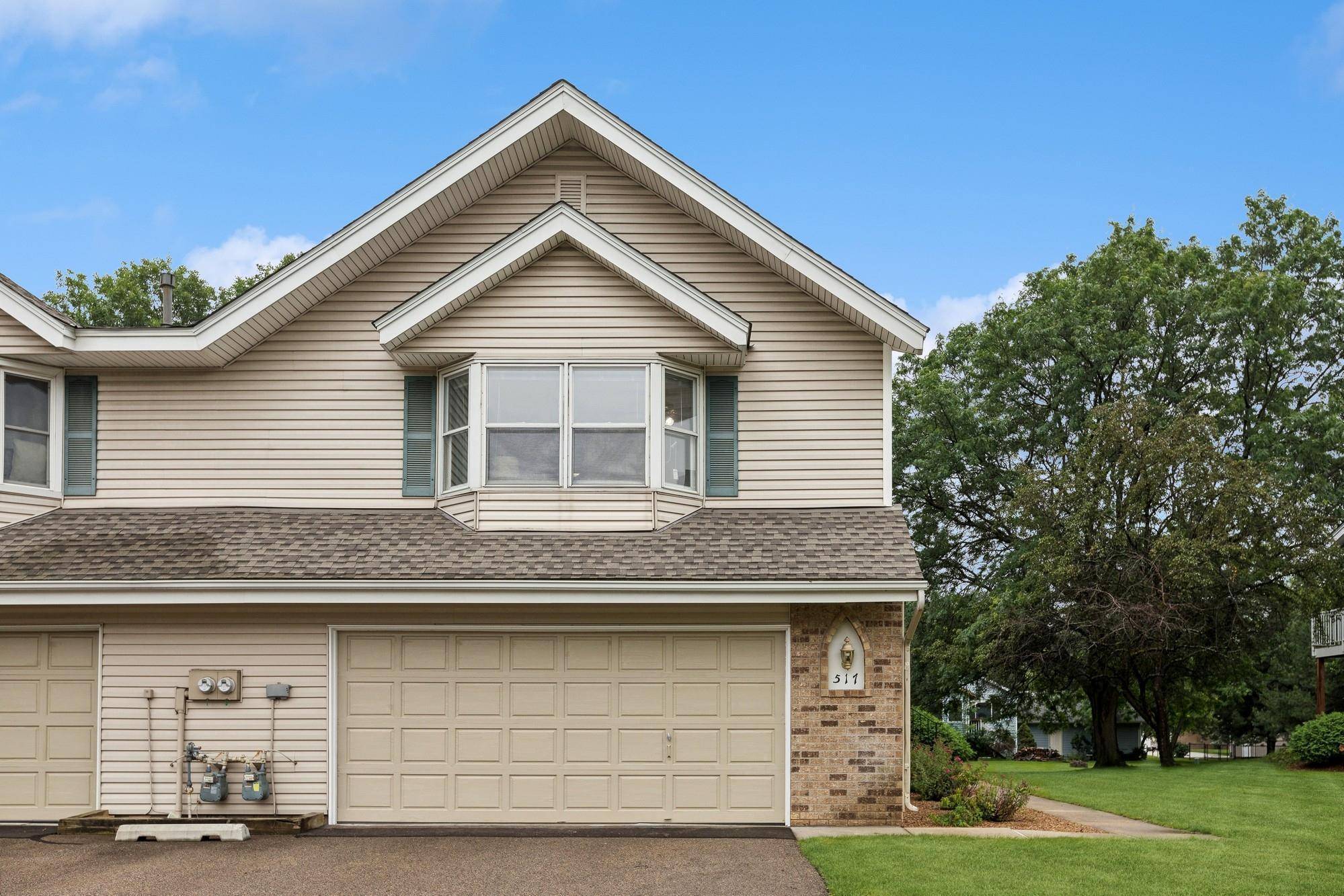 Burnsville, MN 55337,517 Upper Wood WAY