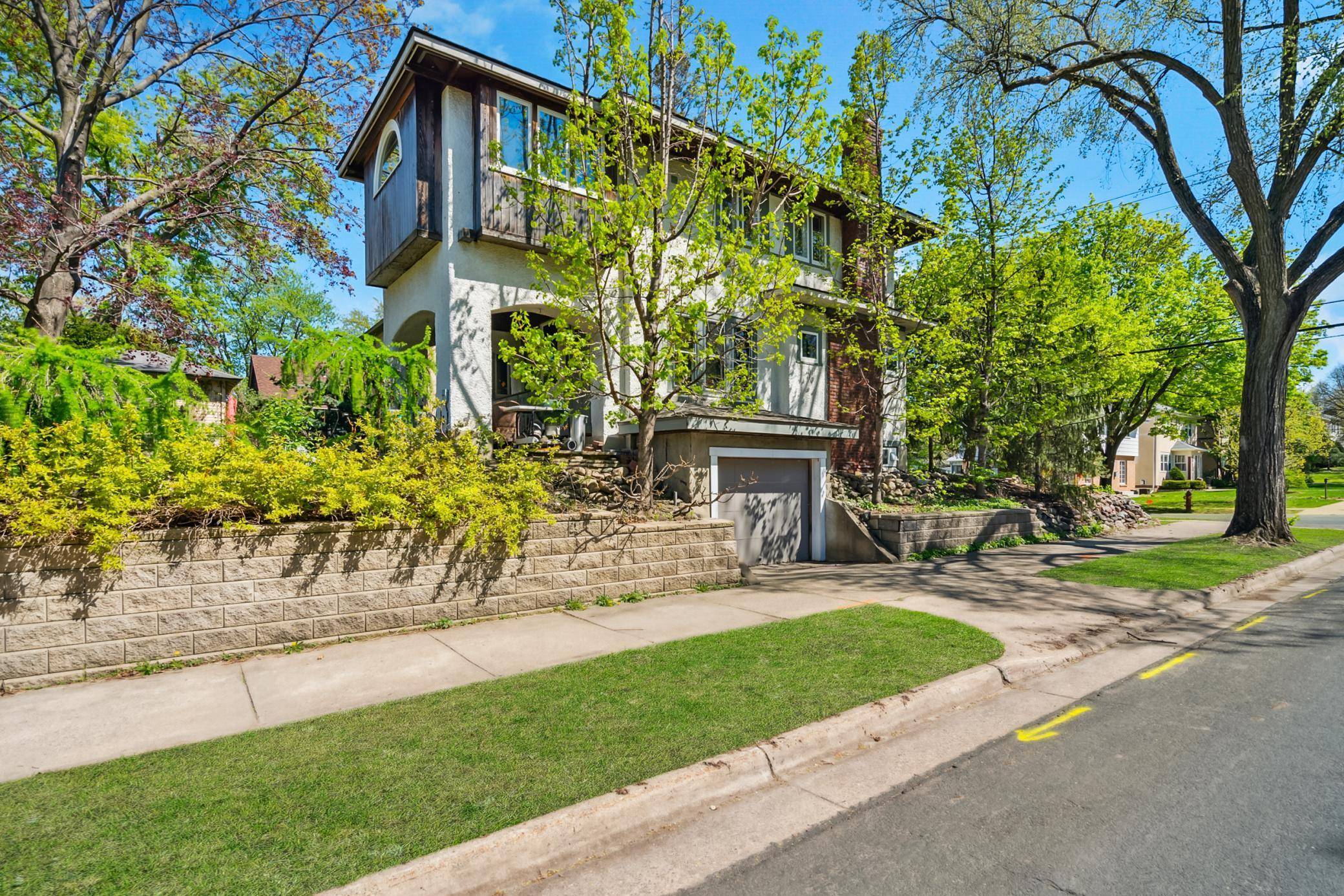 Minneapolis, MN 55419,522 W 48th ST