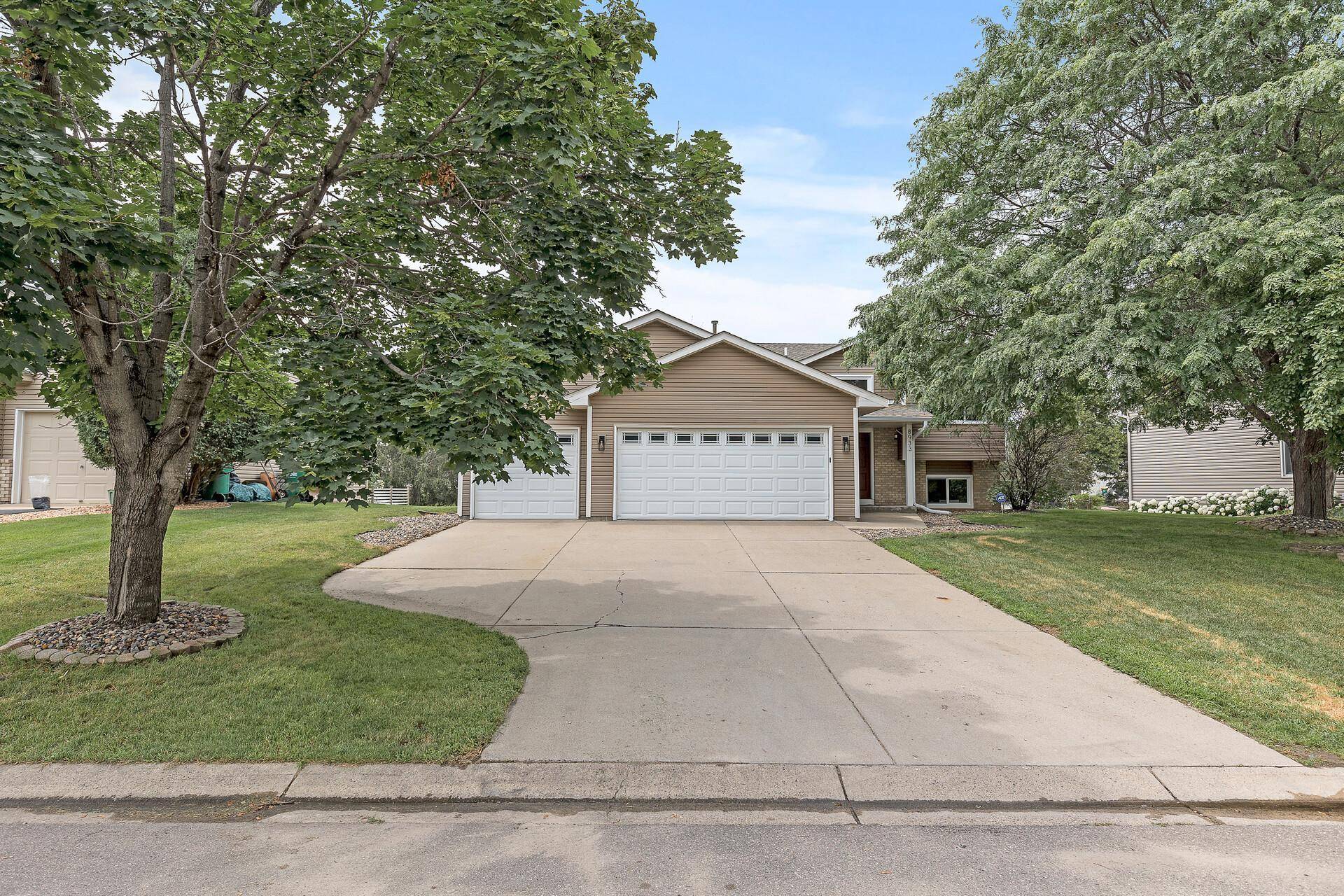 Brooklyn Park, MN 55443,8933 Prestwick CIR N