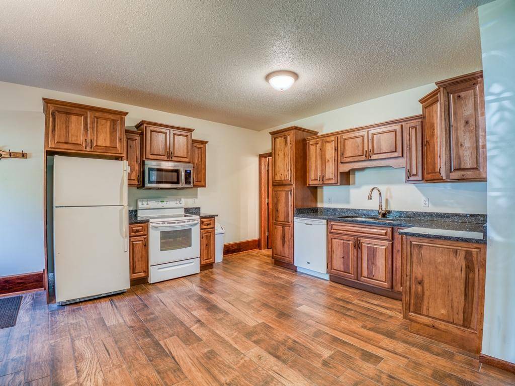 Cohasset, MN 55721,21470 County Road 17