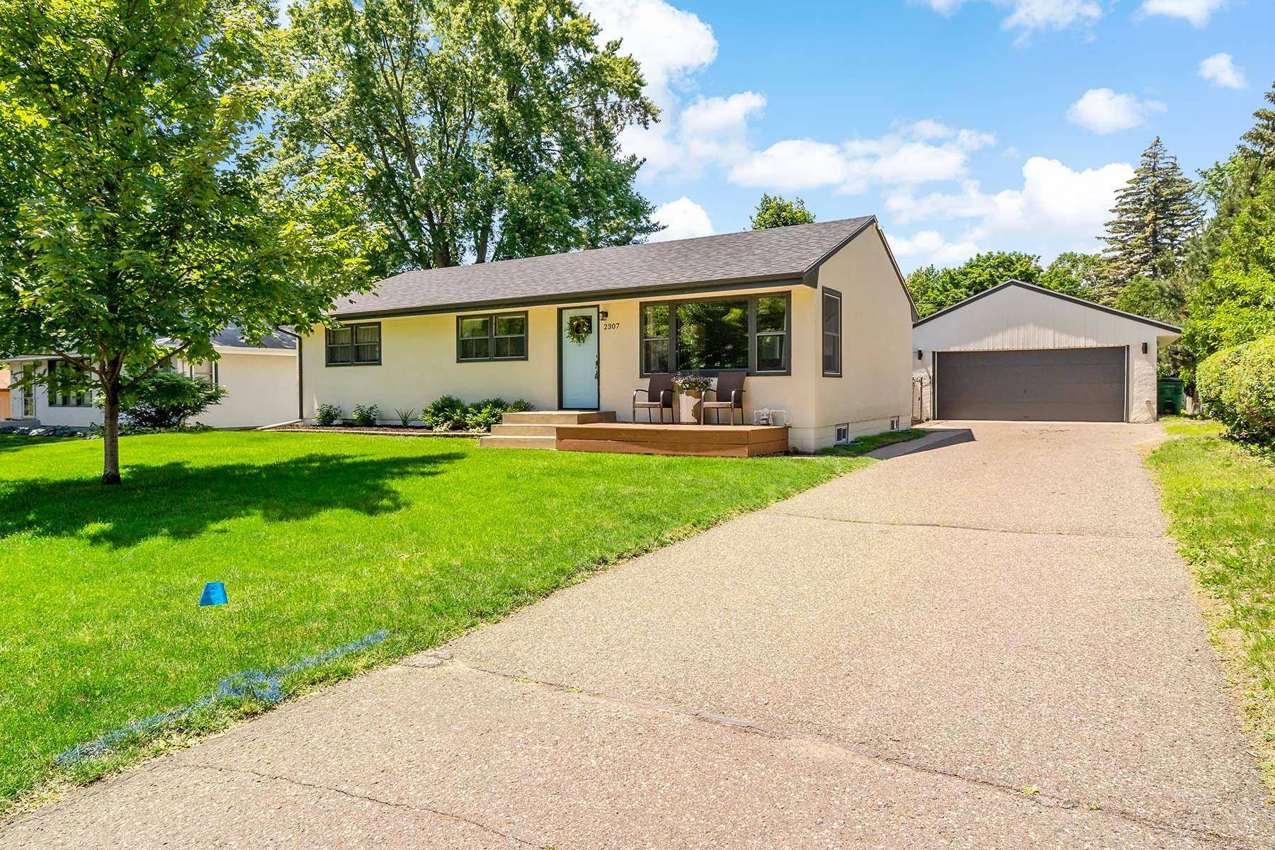 Roseville, MN 55113,2307 Hand AVE