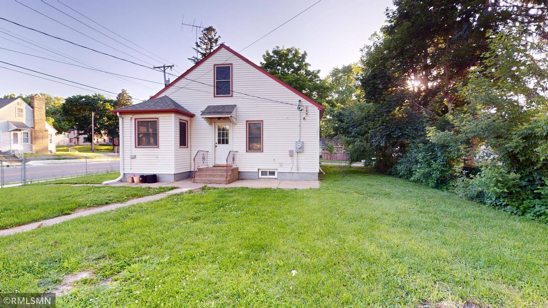 West Saint Paul, MN 55118,874 Allen AVE