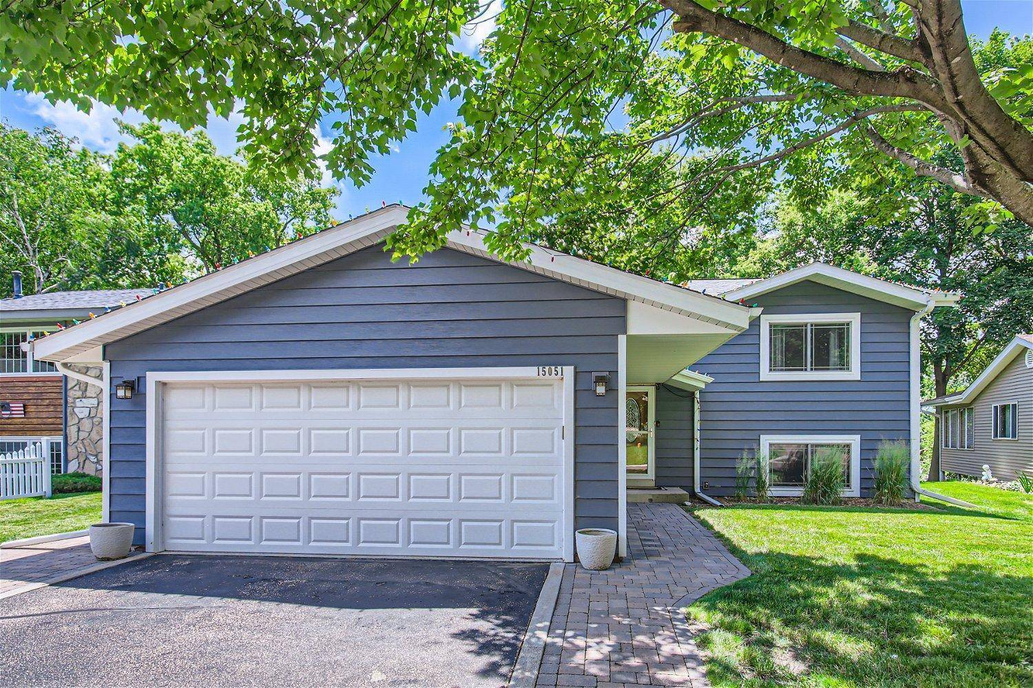 Eden Prairie, MN 55346,15051 Summerhill DR